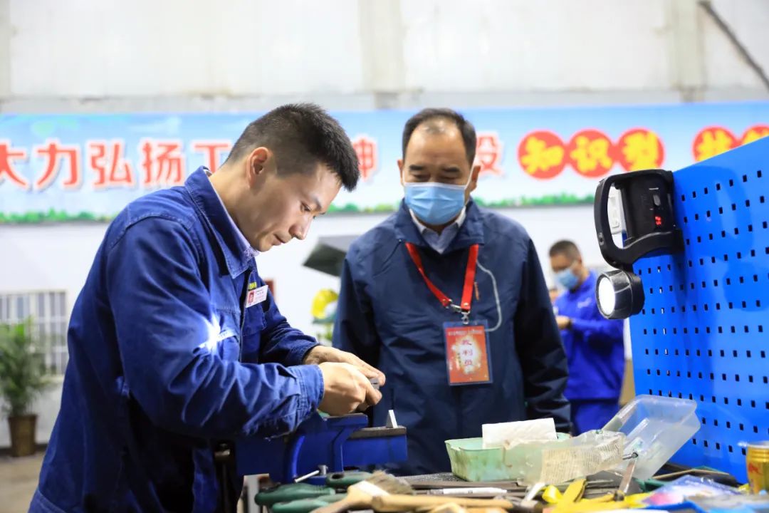 �������g�����˲����B ����I�lչ��݃���