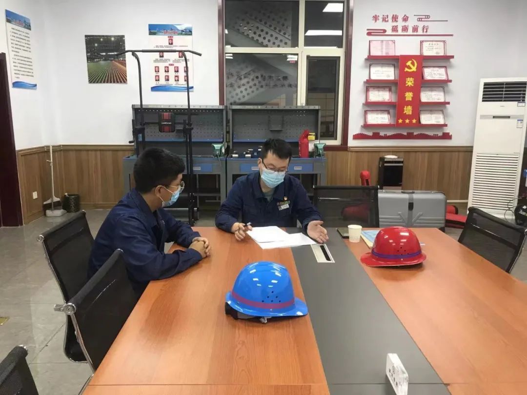 筑夢鋼鐵 一起向未來 ——龍鋼公司2022年新入職大學生迎新側記 筑夢鋼鐵 一起向未來 ——龍鋼公司2022年新入職大學生迎新側記