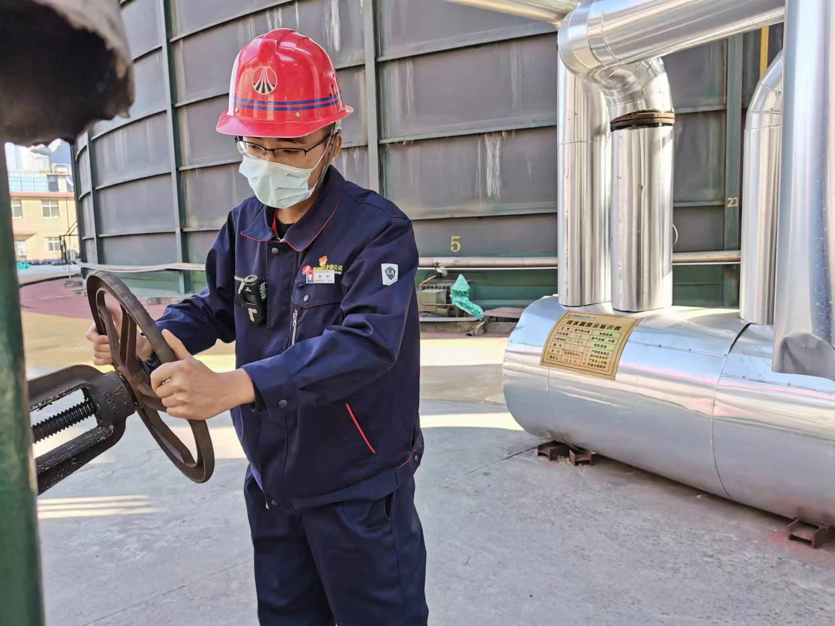 堅守崗位 這是屬于他們的“年味” 堅守崗位 這是屬于他們的“年味”