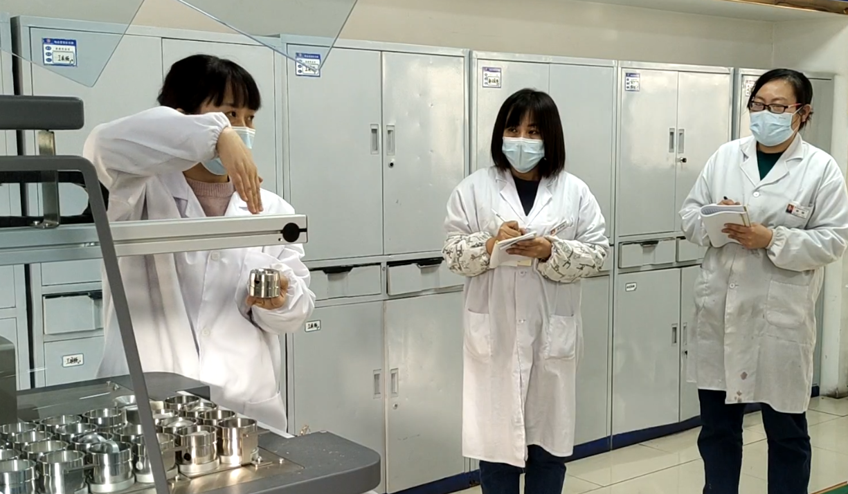 �@����һƬ�˲ų��L������