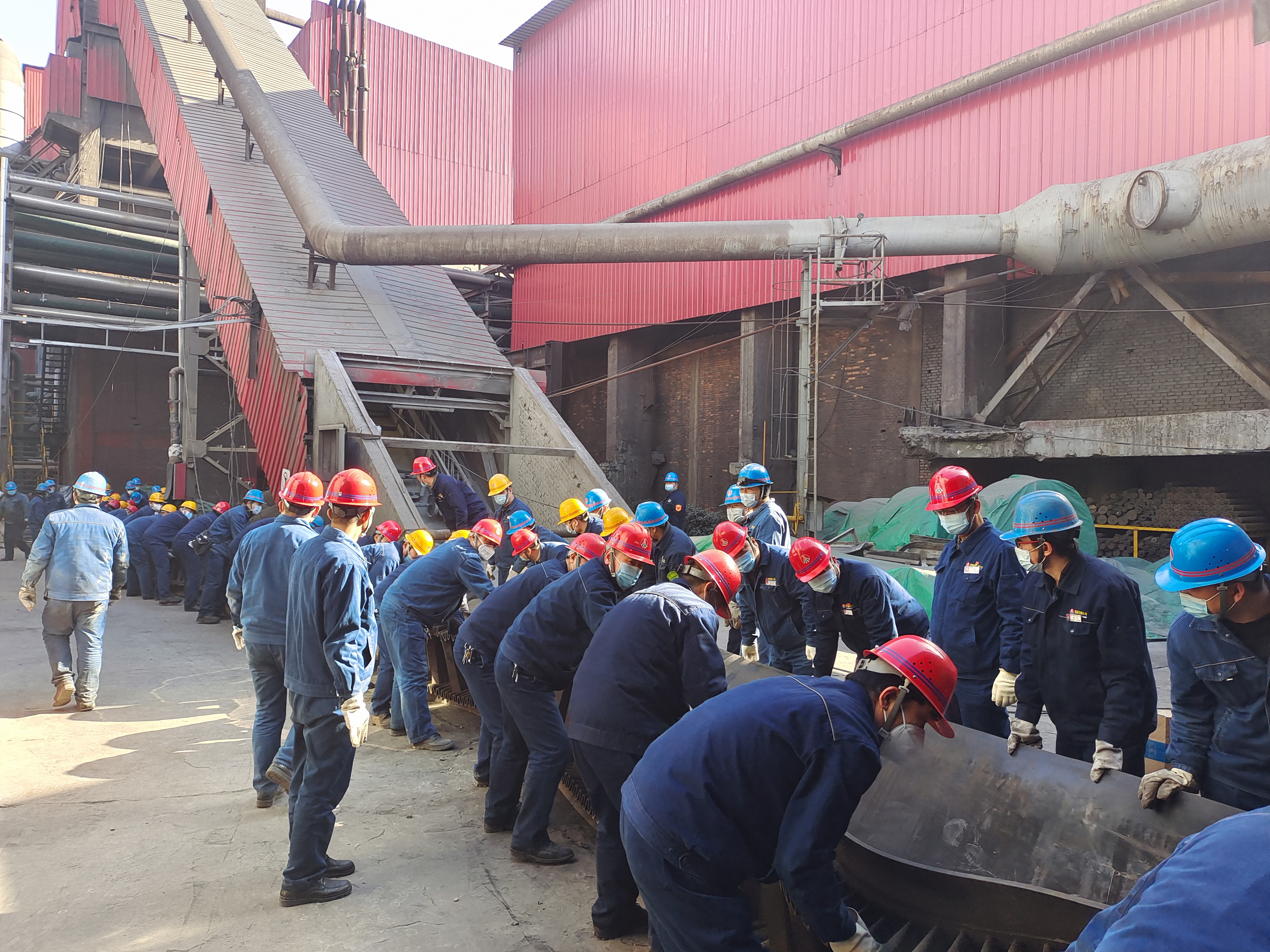 寒冬之中戰檢修 譜寫鋼城奮斗“進行曲” 寒冬之中戰檢修 譜寫鋼城奮斗“進行曲”