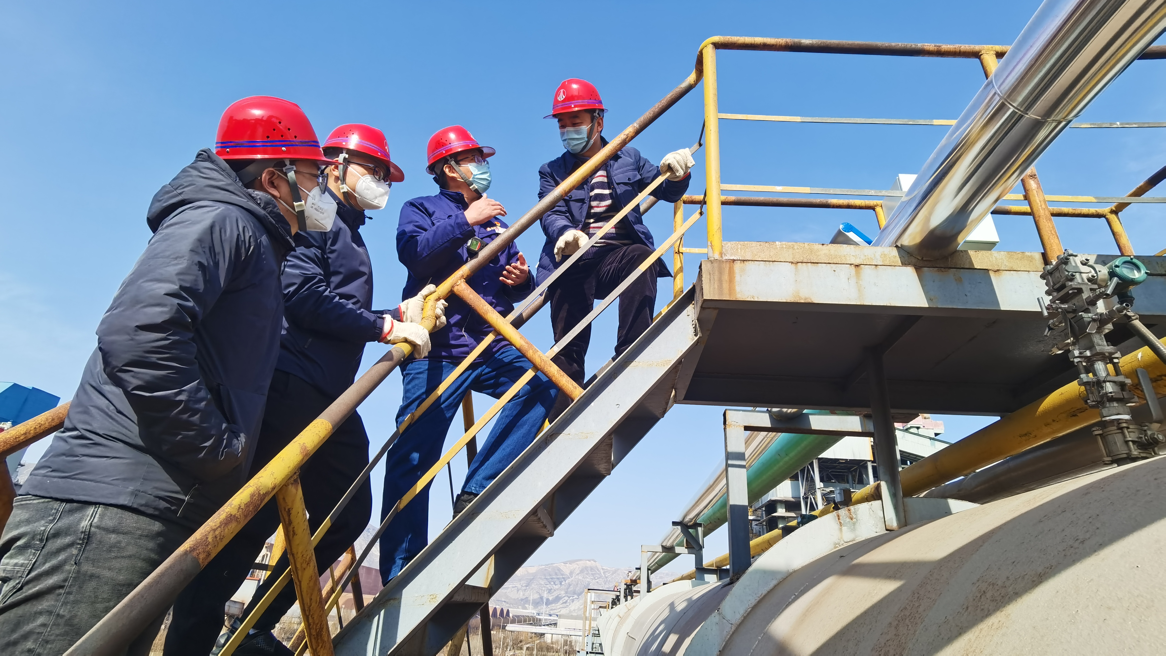 握指成拳聚合力 蹄疾步穩促發展 握指成拳聚合力 蹄疾步穩促發展