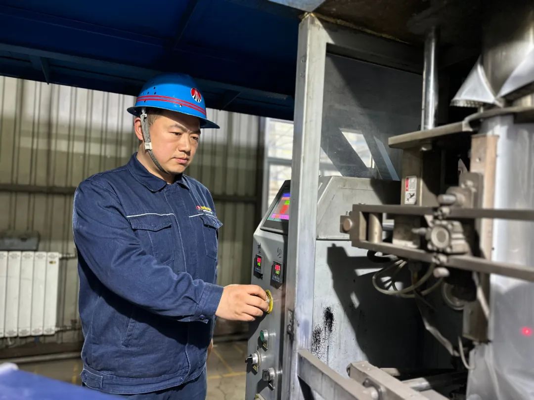 在生產服務保供上發光發熱的采樣人 在生產服務保供上發光發熱的采樣人