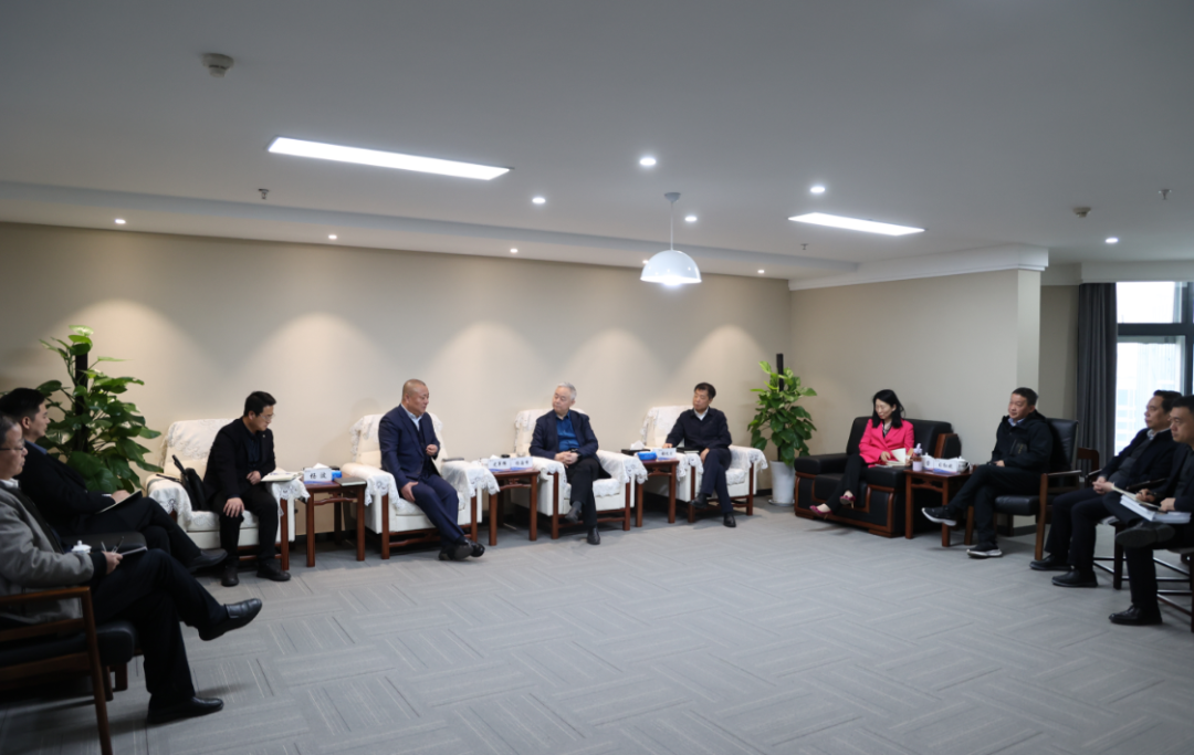 ���u���ż��F(tu��n)�hί��ӛ�������L(zh��ng)ʷ܊�xһ�е��䓼��F(tu��n)��Մ����