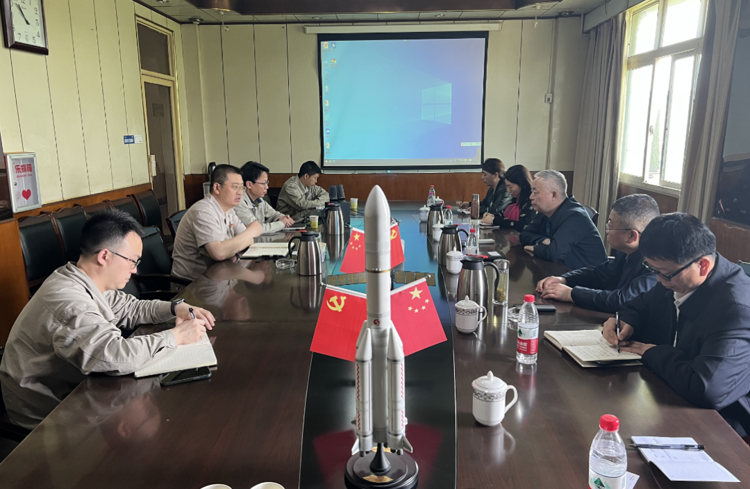 楊海峰一行赴攀鋼集團長城特鋼公司座談交流 楊海峰一行赴攀鋼集團長城特鋼公司座談交流