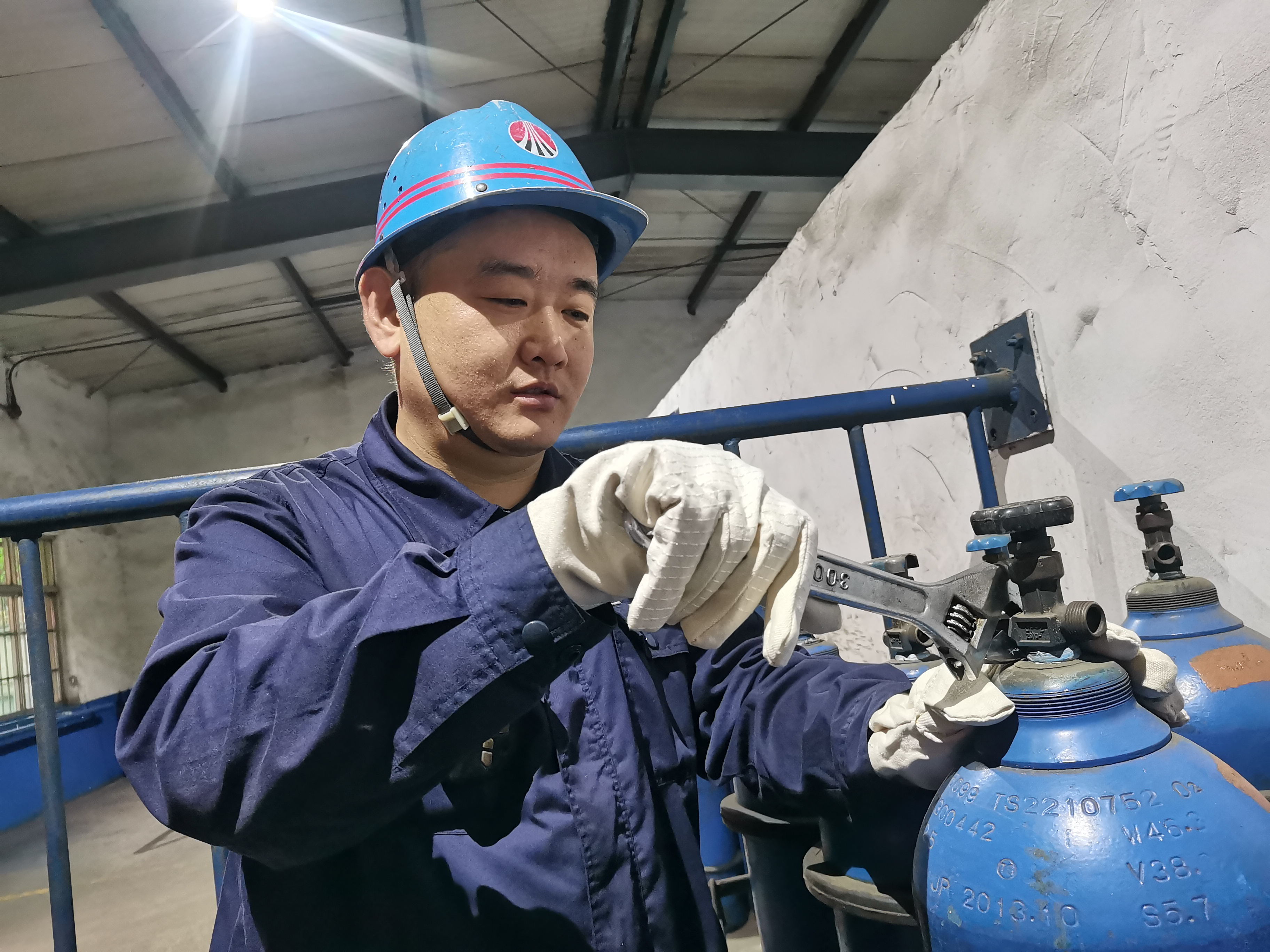 “五一”鋼鐵工人堅守“如一” “五一”鋼鐵工人堅守“如一”