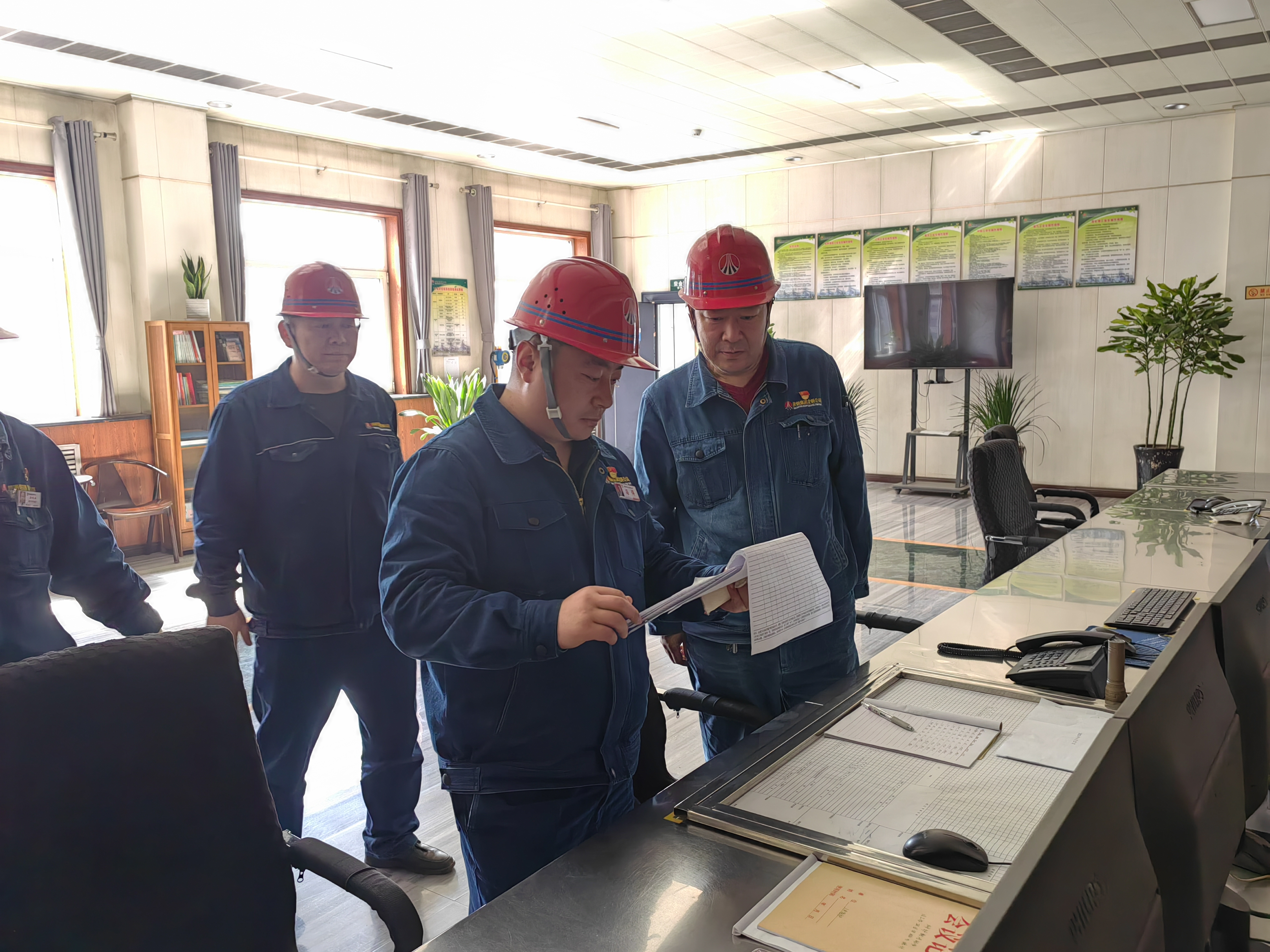 龍鋼公司4月份多項經濟指標創今年以來最好水平 龍鋼公司4月份多項經濟指標創今年以來最好水平