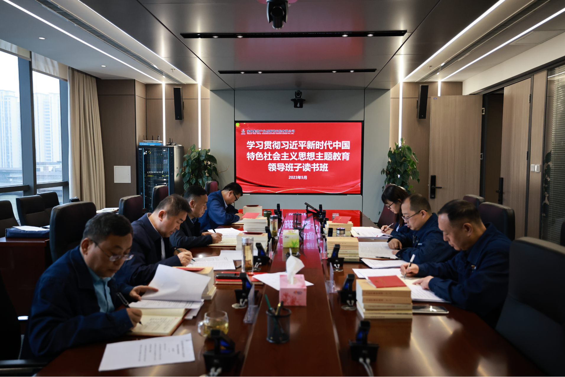 ��(chu��ng)���о�Ժ���۽����W˼�`�� һ�w���M���}���������ߌ�