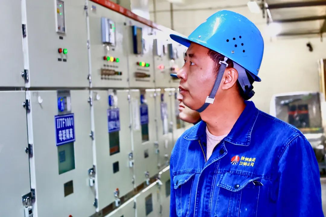 “技術(shù)能手”馮明義的奮斗日記 “技術(shù)能手”馮明義的奮斗日記