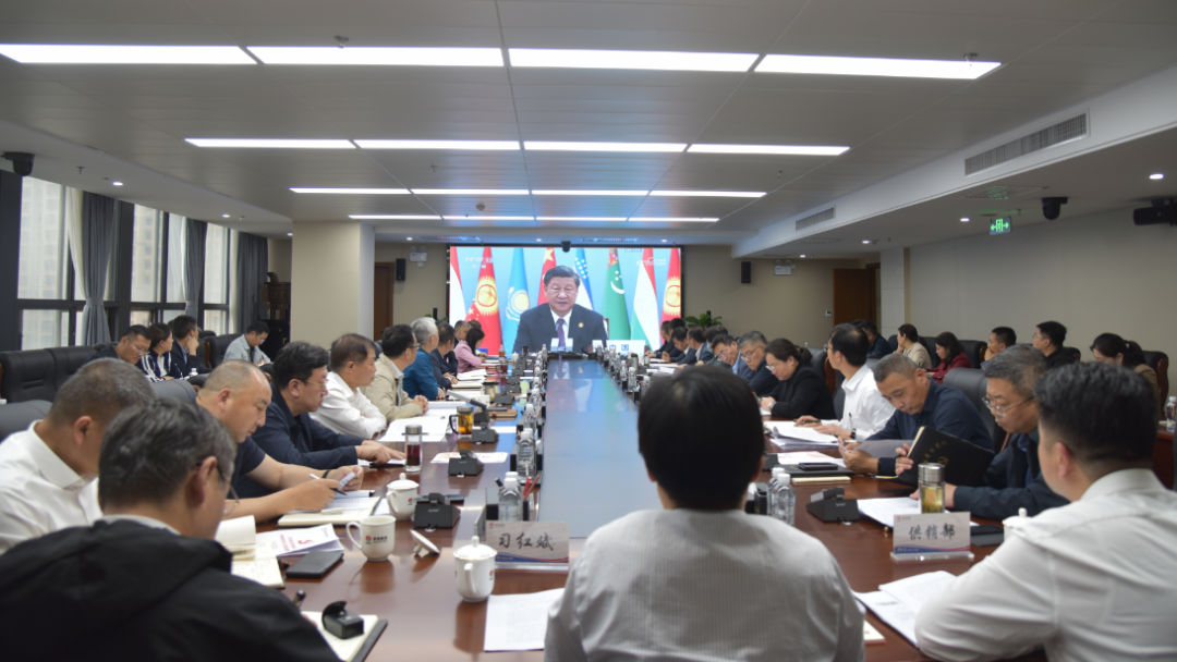 陜鋼集團(tuán)召開學(xué)習(xí)貫徹習(xí)近平新時(shí)代中國特色社會主義思想主題教育黨委理論學(xué)習(xí)中心組研討會議 陜鋼集團(tuán)召開學(xué)習(xí)貫徹習(xí)近平新時(shí)代中國特色社會主義思想主題教育黨委理論學(xué)習(xí)中心組研討會議