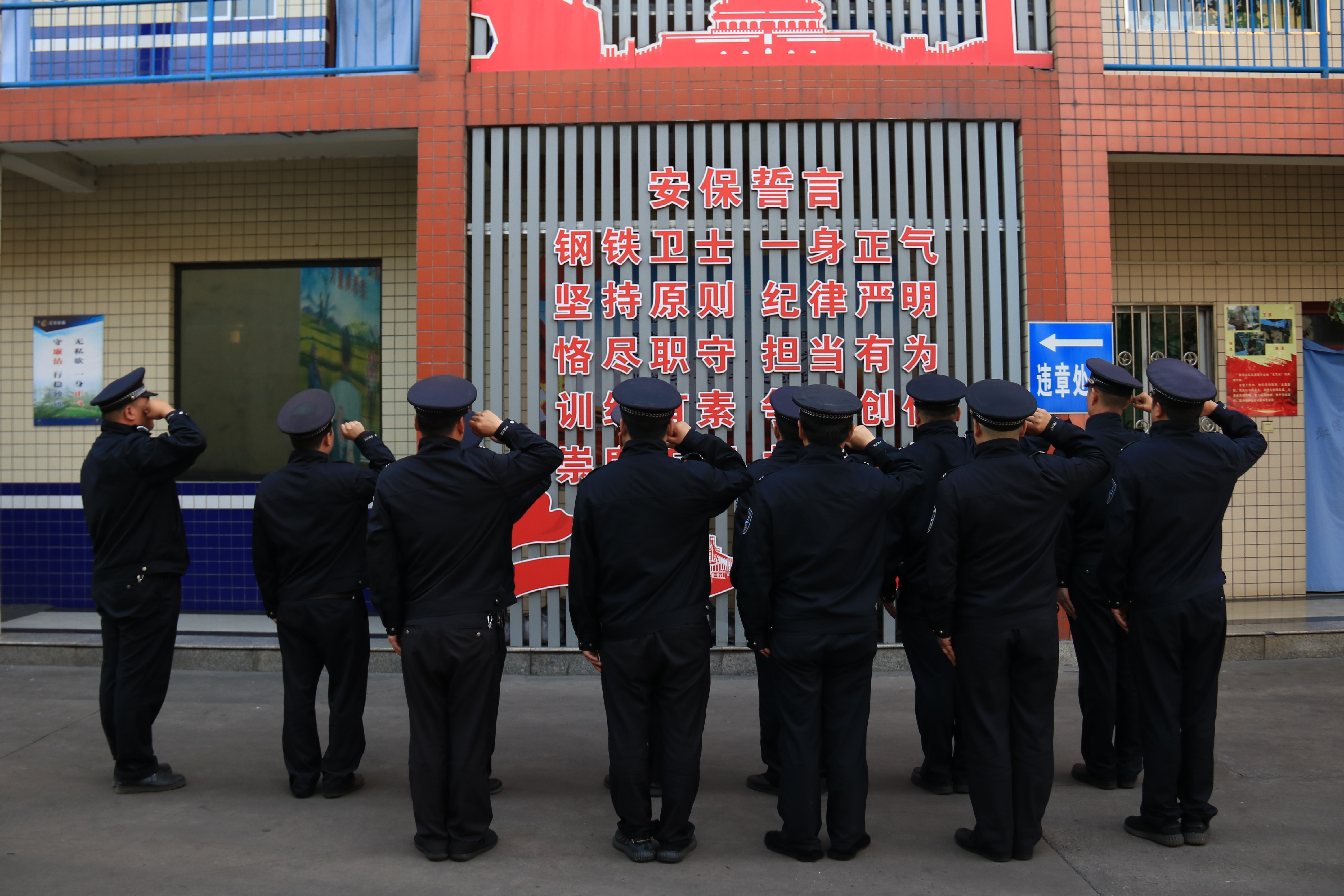 ��(d��ng)�����M(j��n)�����F܊