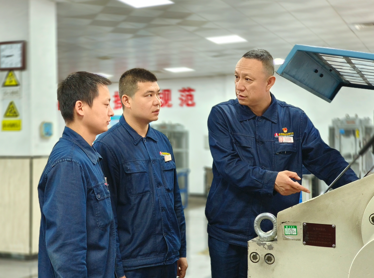 以“希望”之名播種希望 ——記陜鋼集團(tuán)2021-2022年度勞動(dòng)模范姚希望 以“希望”之名播種希望 ——記陜鋼集團(tuán)2021-2022年度勞動(dòng)模范姚希望