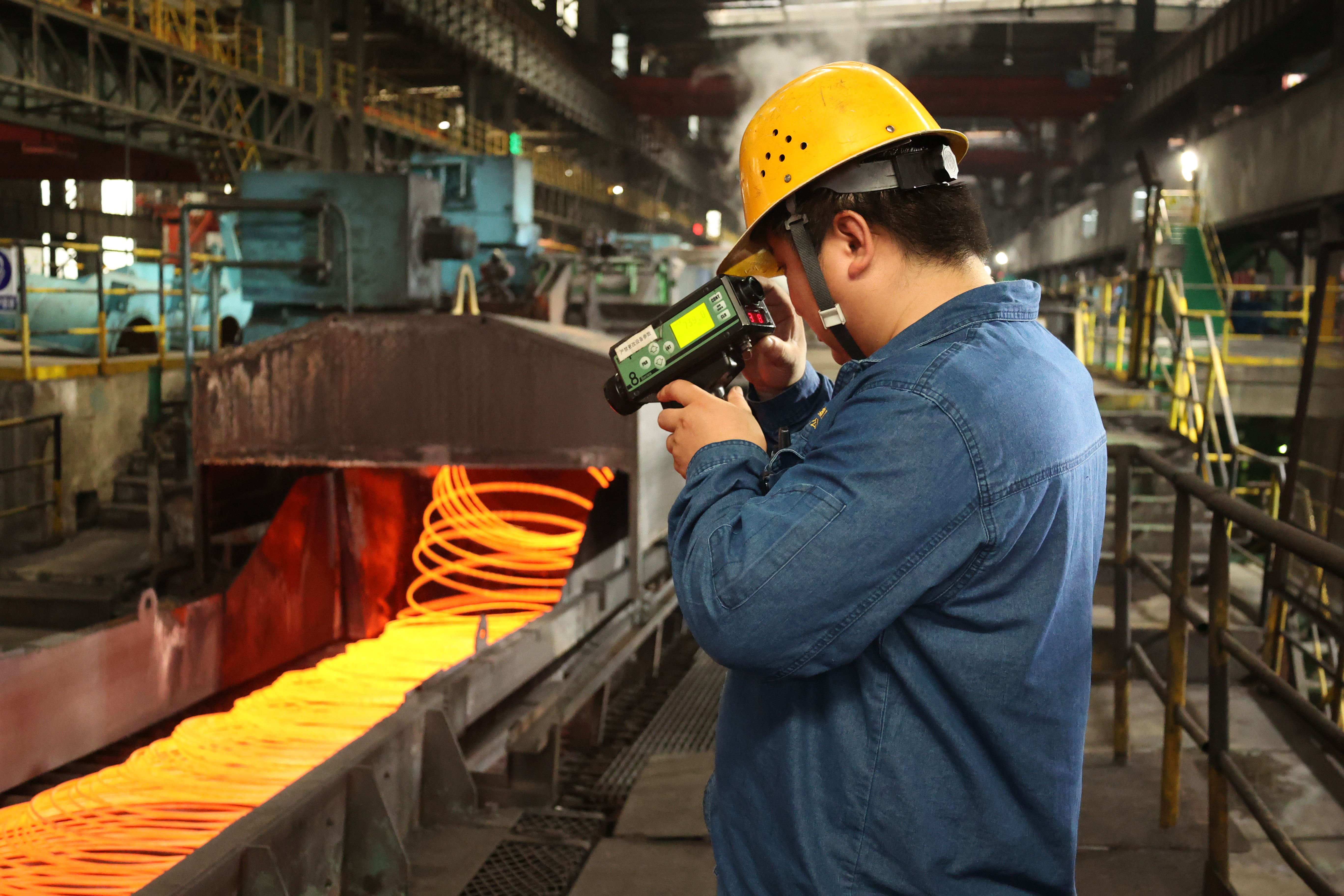 精誠(chéng)協(xié)作、穩(wěn)扎穩(wěn)打 向百萬(wàn)噸優(yōu)特鋼目標(biāo)闊步前行 精誠(chéng)協(xié)作、穩(wěn)扎穩(wěn)打 向百萬(wàn)噸優(yōu)特鋼目標(biāo)闊步前行