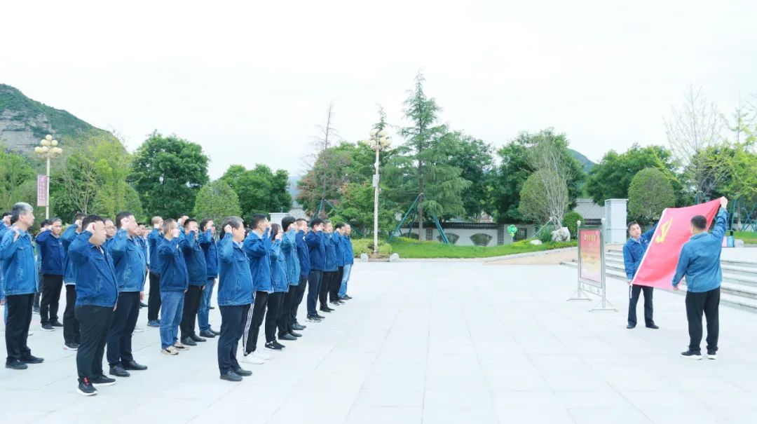 龍鋼集團西鋼公司黨委開展“凝心鑄魂學思想 實干擔當建新功”紅色研學主題黨日系列活動 龍鋼集團西鋼公司黨委開展“凝心鑄魂學思想 實干擔當建新功”紅色研學主題黨日系列活動