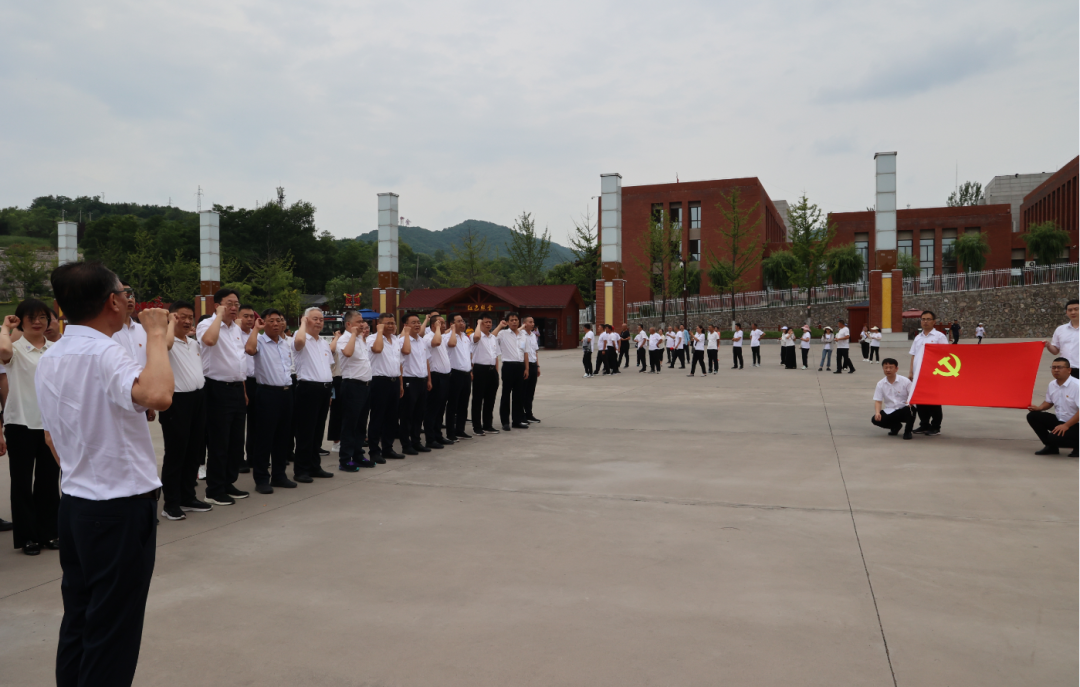 �䓼��F�_չ��̽���tɫ���E ���и��������ЌW���