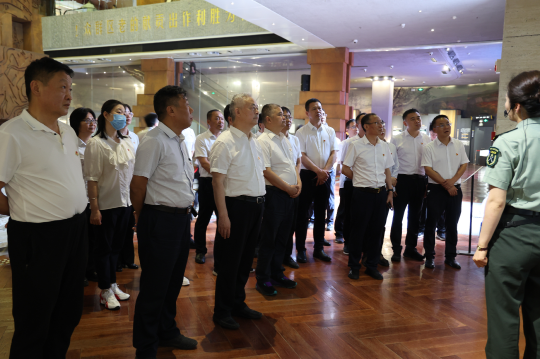 �䓼��F�_չ��̽���tɫ���E ���и��������ЌW���