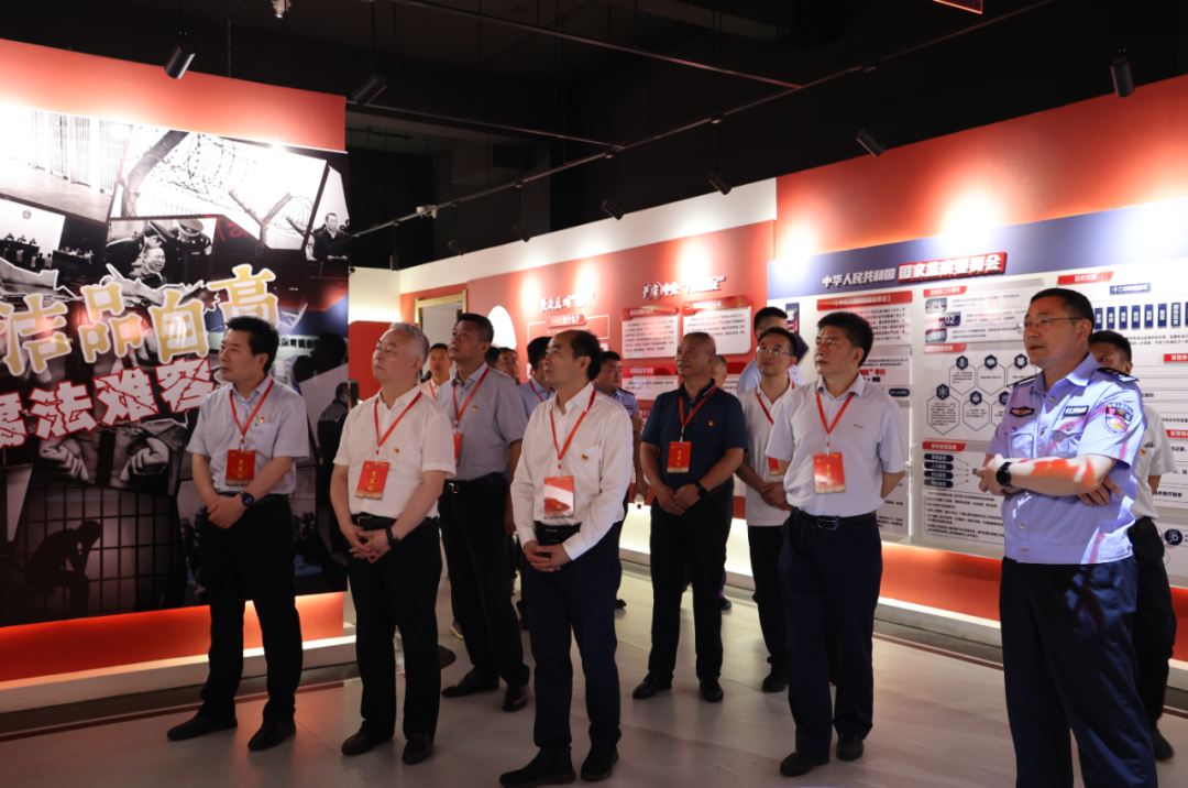 �䓼��F�M���_չ��ʾ�������