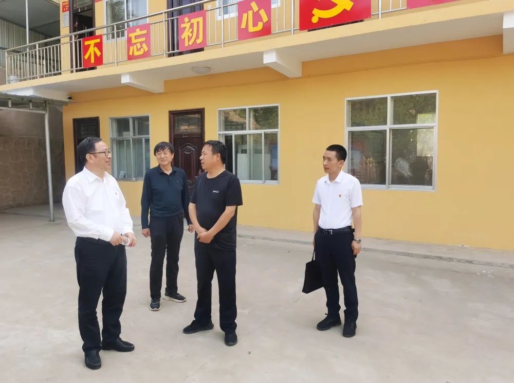 陜鋼集團開展抓黨建促鄉(xiāng)村振興工作調(diào)研 陜鋼集團開展抓黨建促鄉(xiāng)村振興工作調(diào)研