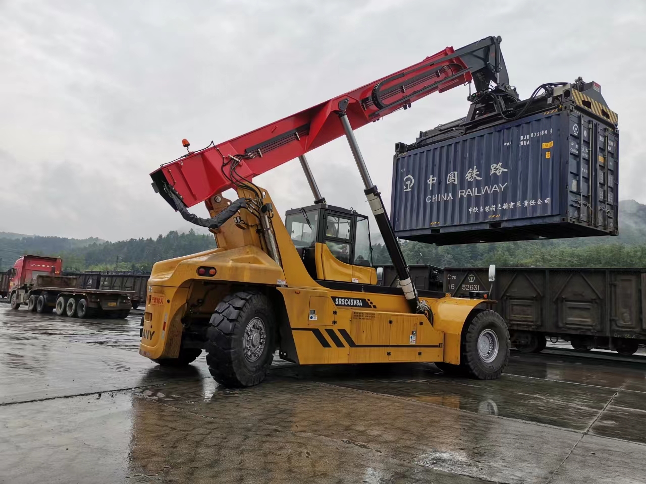 陜鋼集團(tuán)專用循環(huán)列開通,降本又省時(shí) 陜鋼集團(tuán)專用循環(huán)列開通,降本又省時(shí)