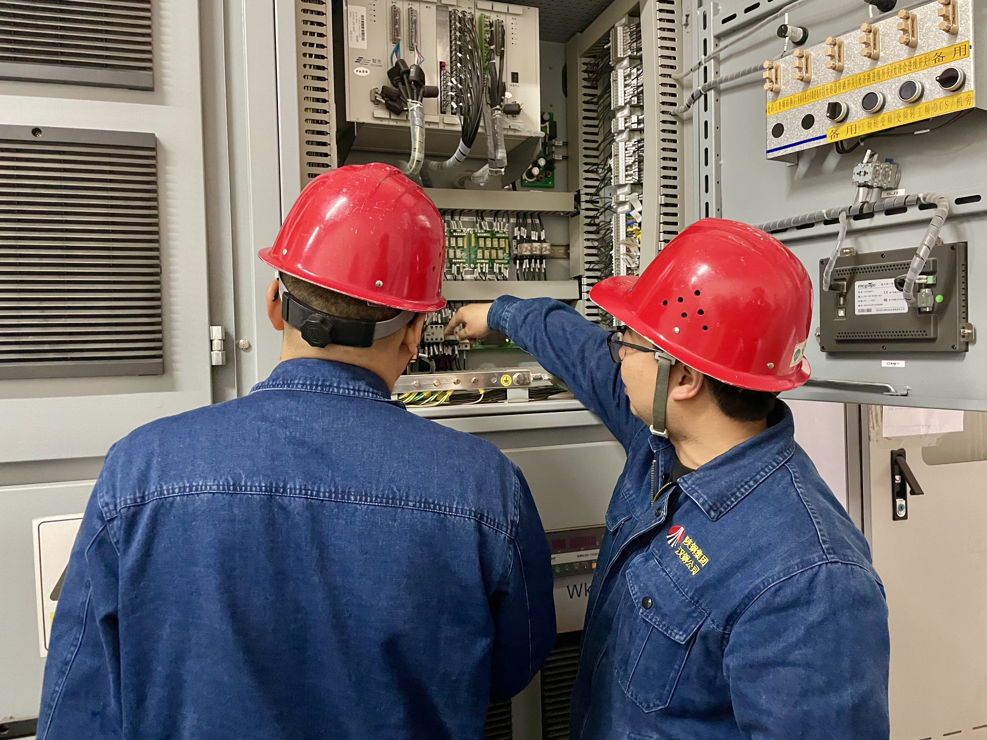 從“工”到“匠” 綻放盛夏里滾燙的青春 從“工”到“匠” 綻放盛夏里滾燙的青春