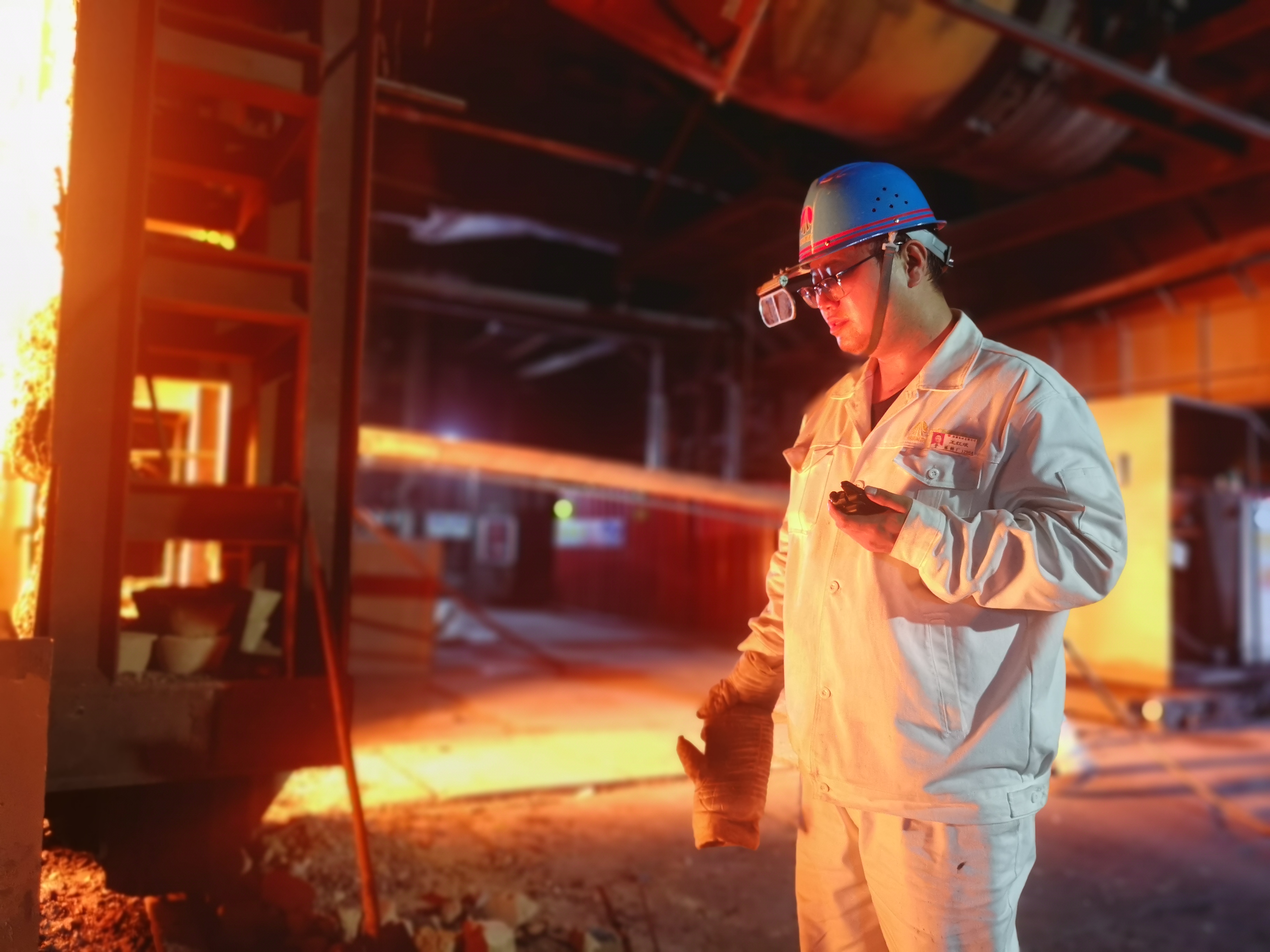 火熱綿延 鋼鐵一線“戰味”十足 火熱綿延 鋼鐵一線“戰味”十足