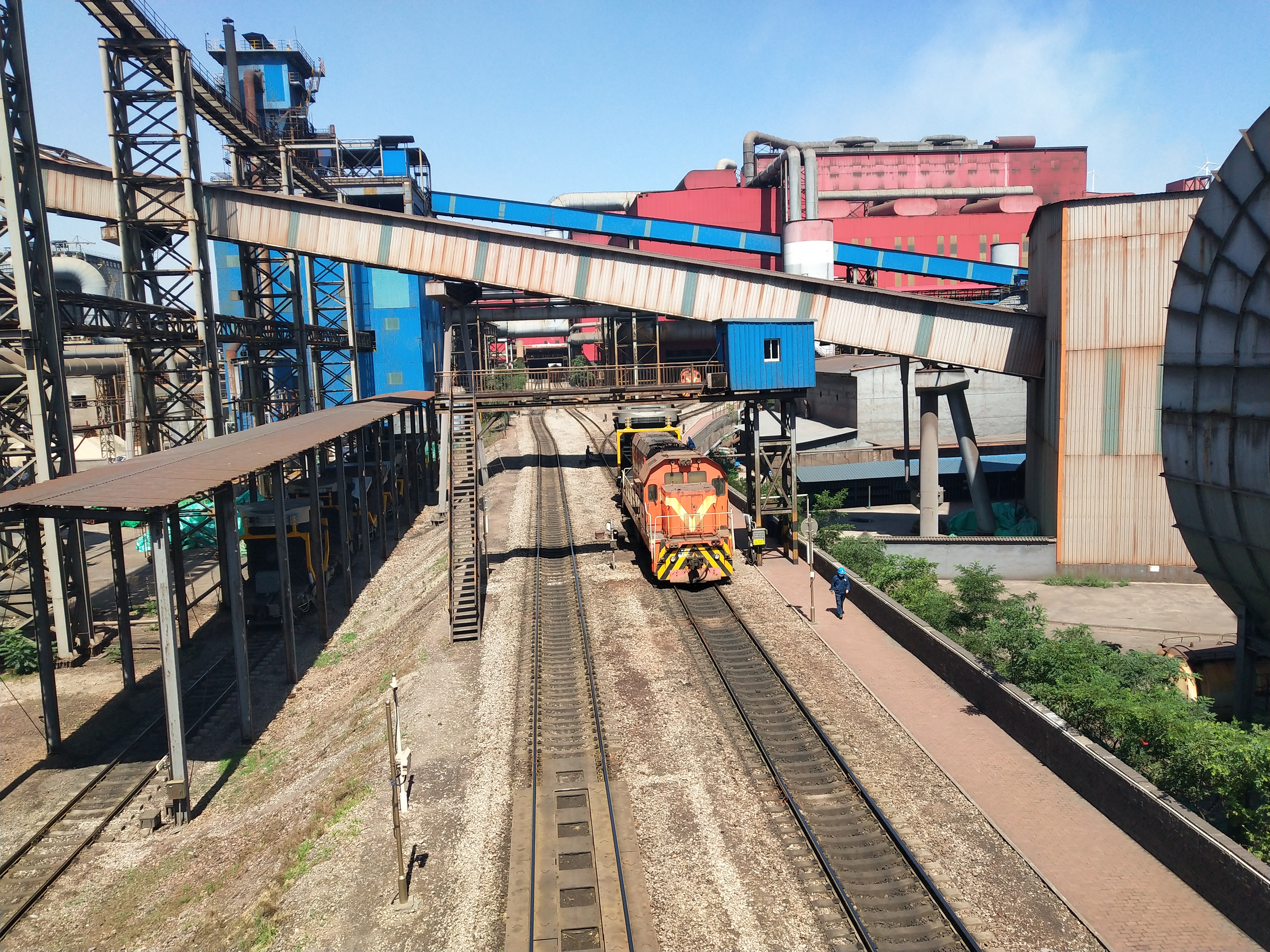 龍鋼公司實現(xiàn)鐵水平均溫降“破百”任務 龍鋼公司實現(xiàn)鐵水平均溫降“破百”任務