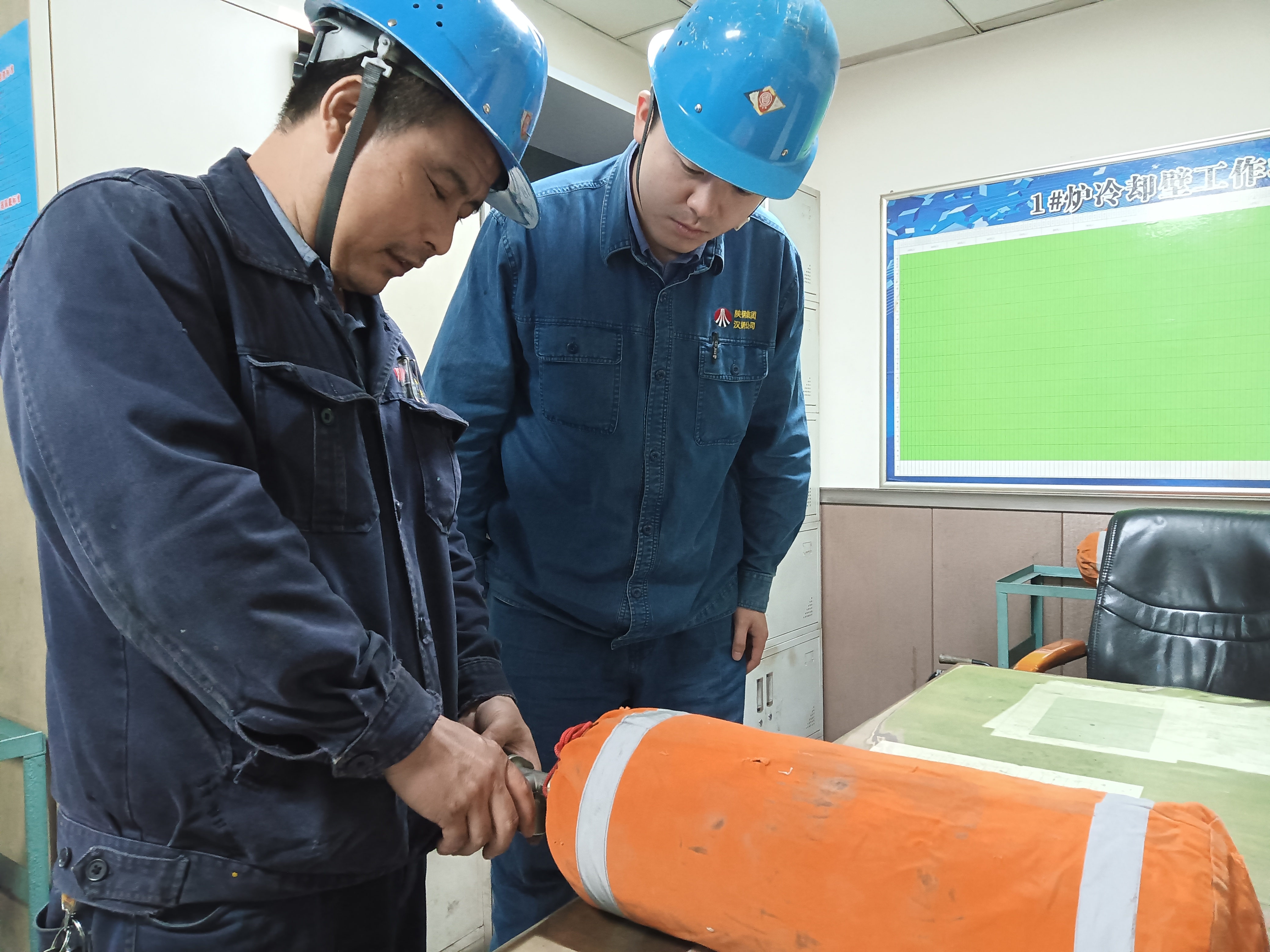 以“微”力量 釋放班組硬核“能量” 以“微”力量 釋放班組硬核“能量”