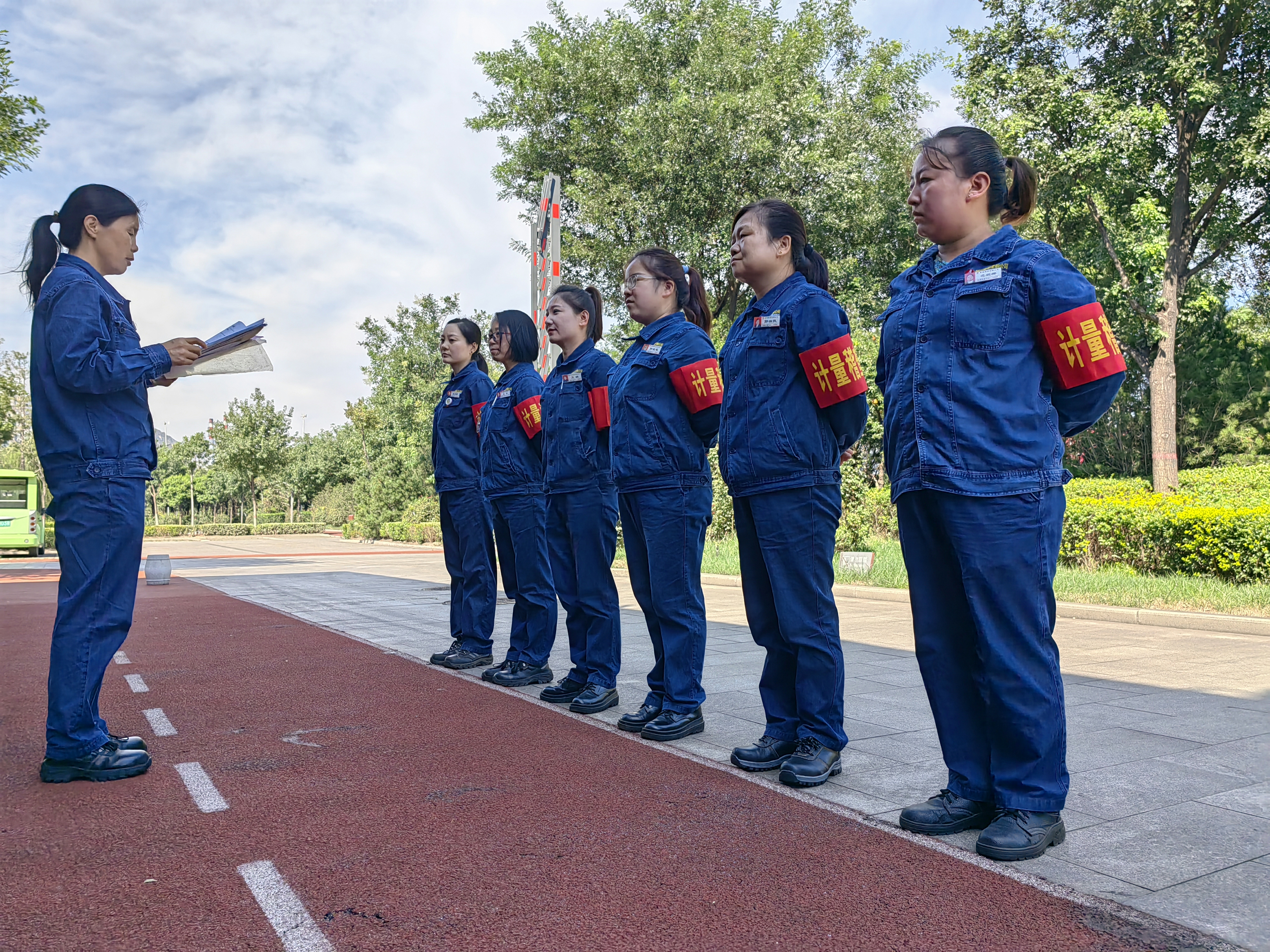 塑造滿(mǎn)意服務(wù)品牌形象 傳承“夢(mèng)桃精神” ——記陜西省“夢(mèng)桃式班組”龍鋼公司檢驗(yàn)計(jì)量中心檢斤班 塑造滿(mǎn)意服務(wù)品牌形象 傳承“夢(mèng)桃精神” ——記陜西省“夢(mèng)桃式班組”龍鋼公司檢驗(yàn)計(jì)量中心檢斤班