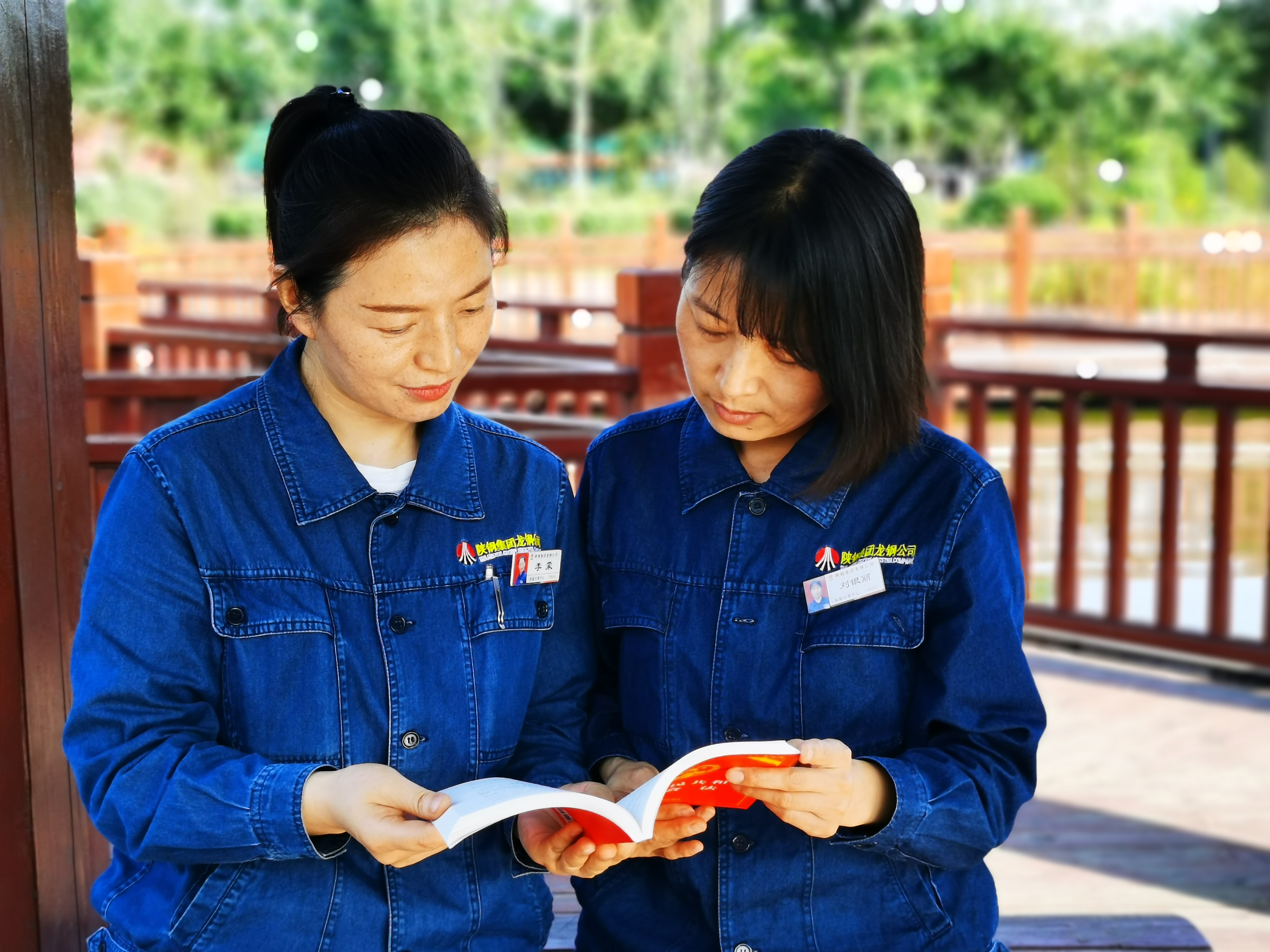 塑造滿(mǎn)意服務(wù)品牌形象 傳承“夢(mèng)桃精神” ——記陜西省“夢(mèng)桃式班組”龍鋼公司檢驗(yàn)計(jì)量中心檢斤班 塑造滿(mǎn)意服務(wù)品牌形象 傳承“夢(mèng)桃精神” ——記陜西省“夢(mèng)桃式班組”龍鋼公司檢驗(yàn)計(jì)量中心檢斤班