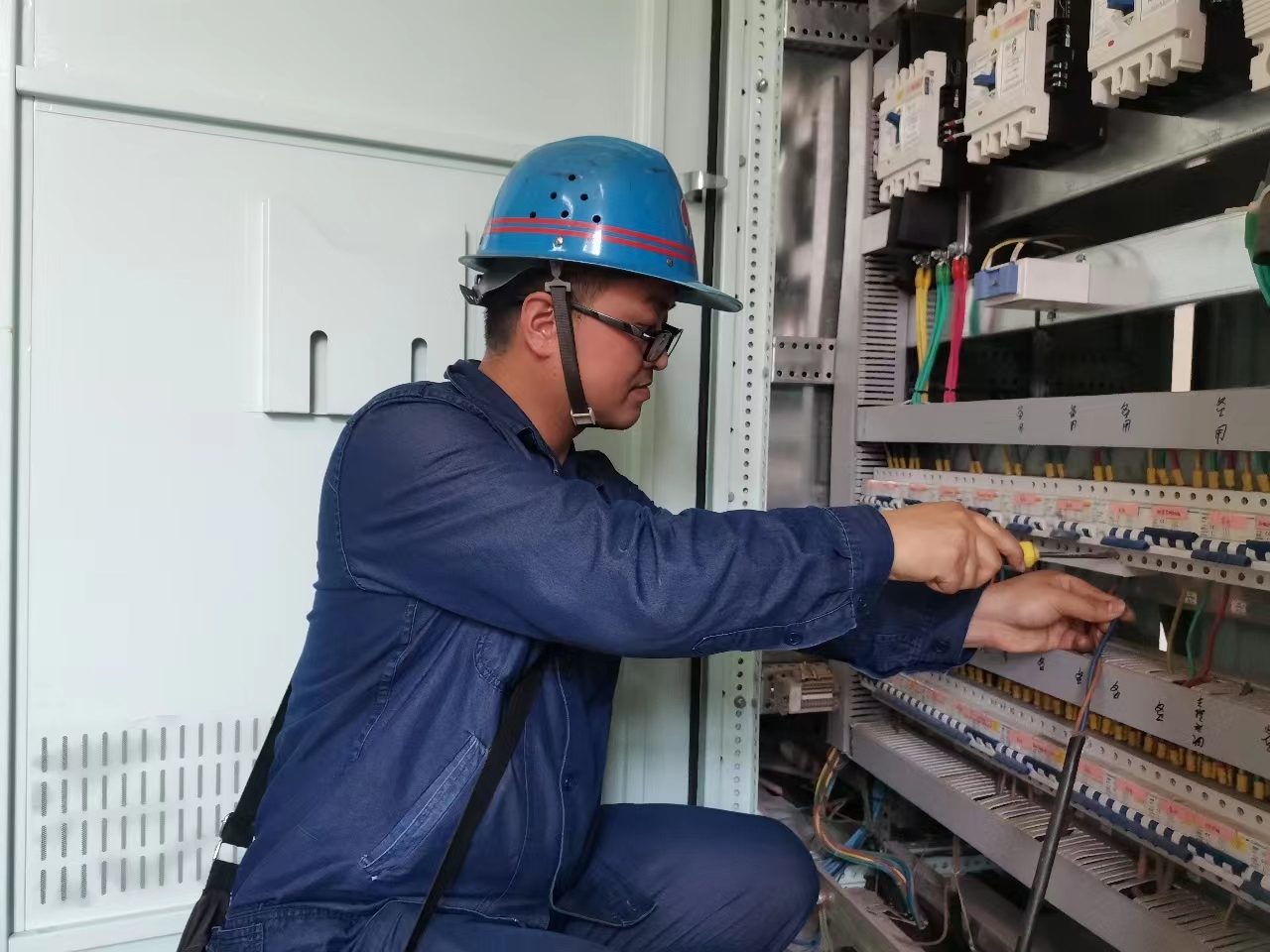 苦練內功 深挖潛能 打贏扭虧脫困攻堅戰 苦練內功 深挖潛能 打贏扭虧脫困攻堅戰