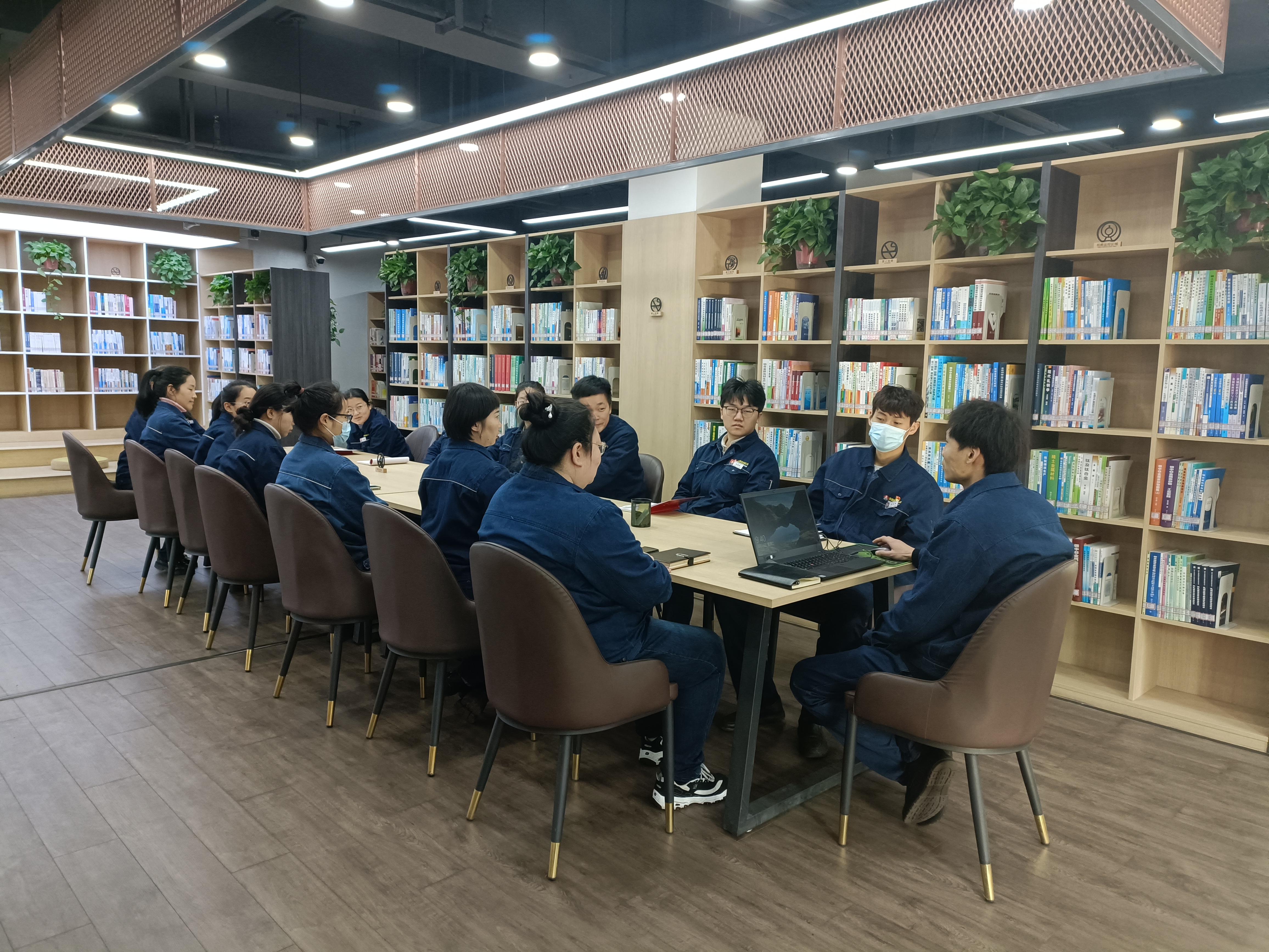 “靈感空間”碰撞出創(chuàng)意“火花” “靈感空間”碰撞出創(chuàng)意“火花”