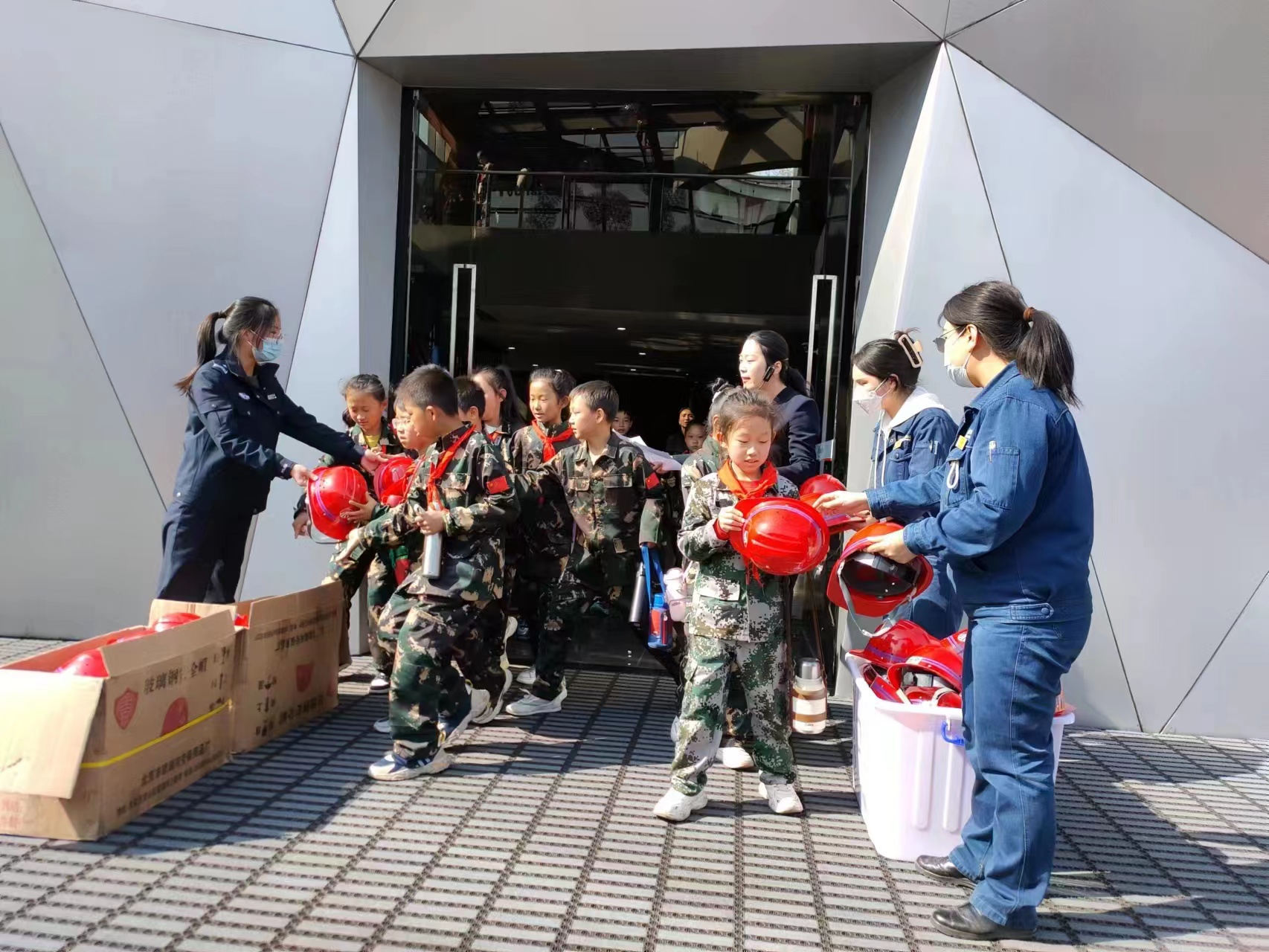 ���á��t���c���l(w��i)���{(l��n)�� ���l(w��i)ǧ���ЌW(xu��)֮��