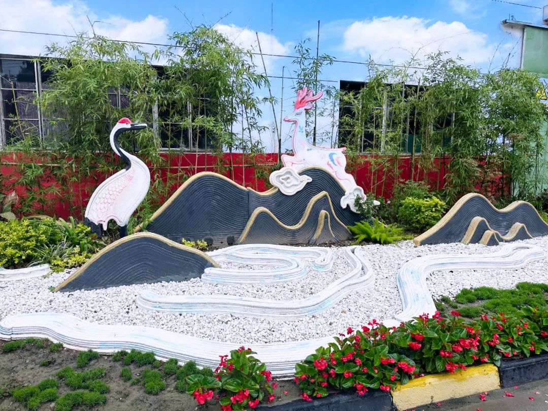 踐行低碳理念 開創(chuàng)綠色發(fā)展 踐行低碳理念 開創(chuàng)綠色發(fā)展