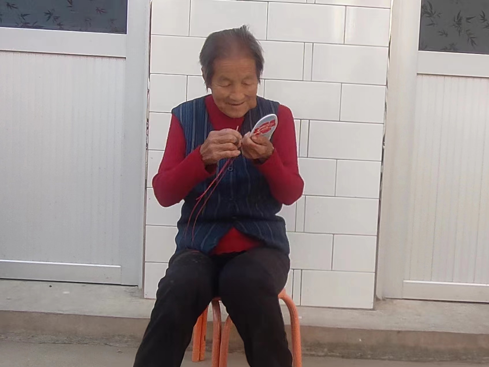 寄予鞋墊中的情感 寄予鞋墊中的情感