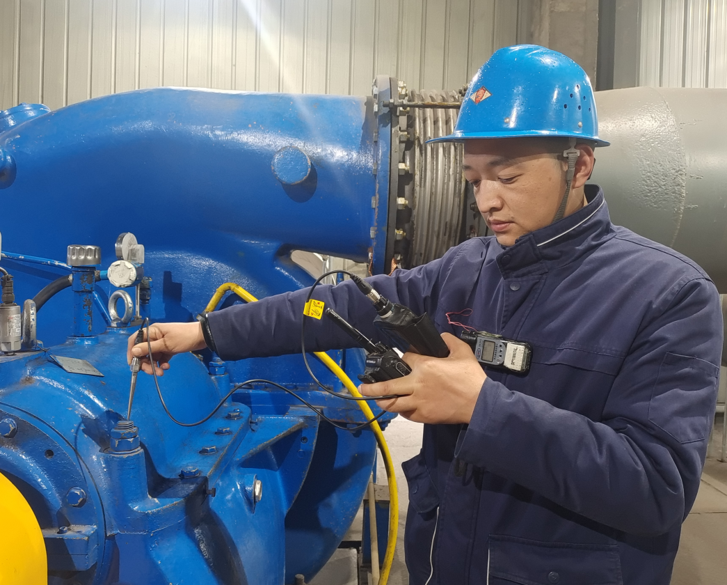 致敬!寒潮中那些堅守的身影…… 致敬!寒潮中那些堅守的身影……