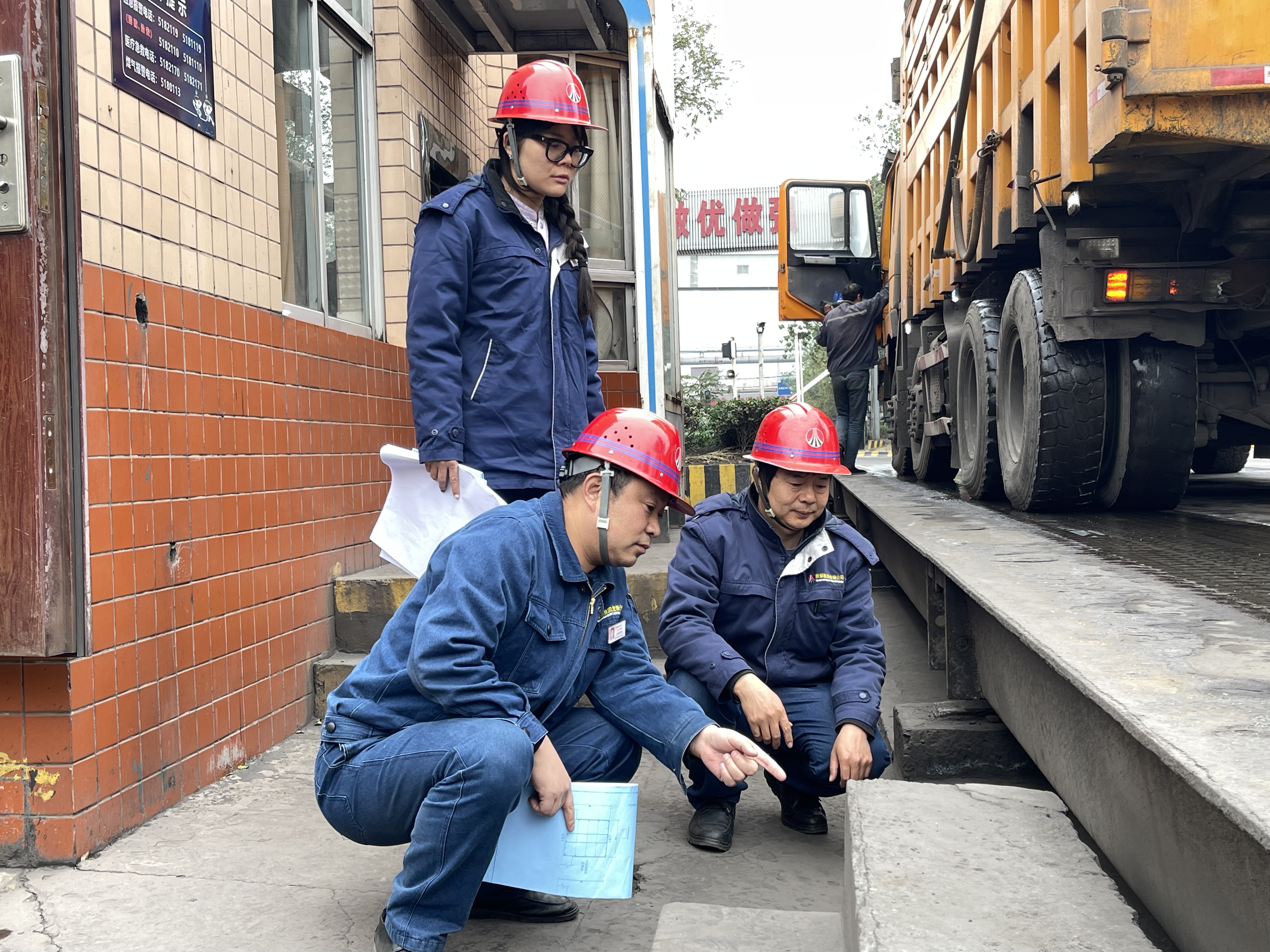 精準施策 攻堅克難 全力推動項目建設提速增效 精準施策 攻堅克難 全力推動項目建設提速增效