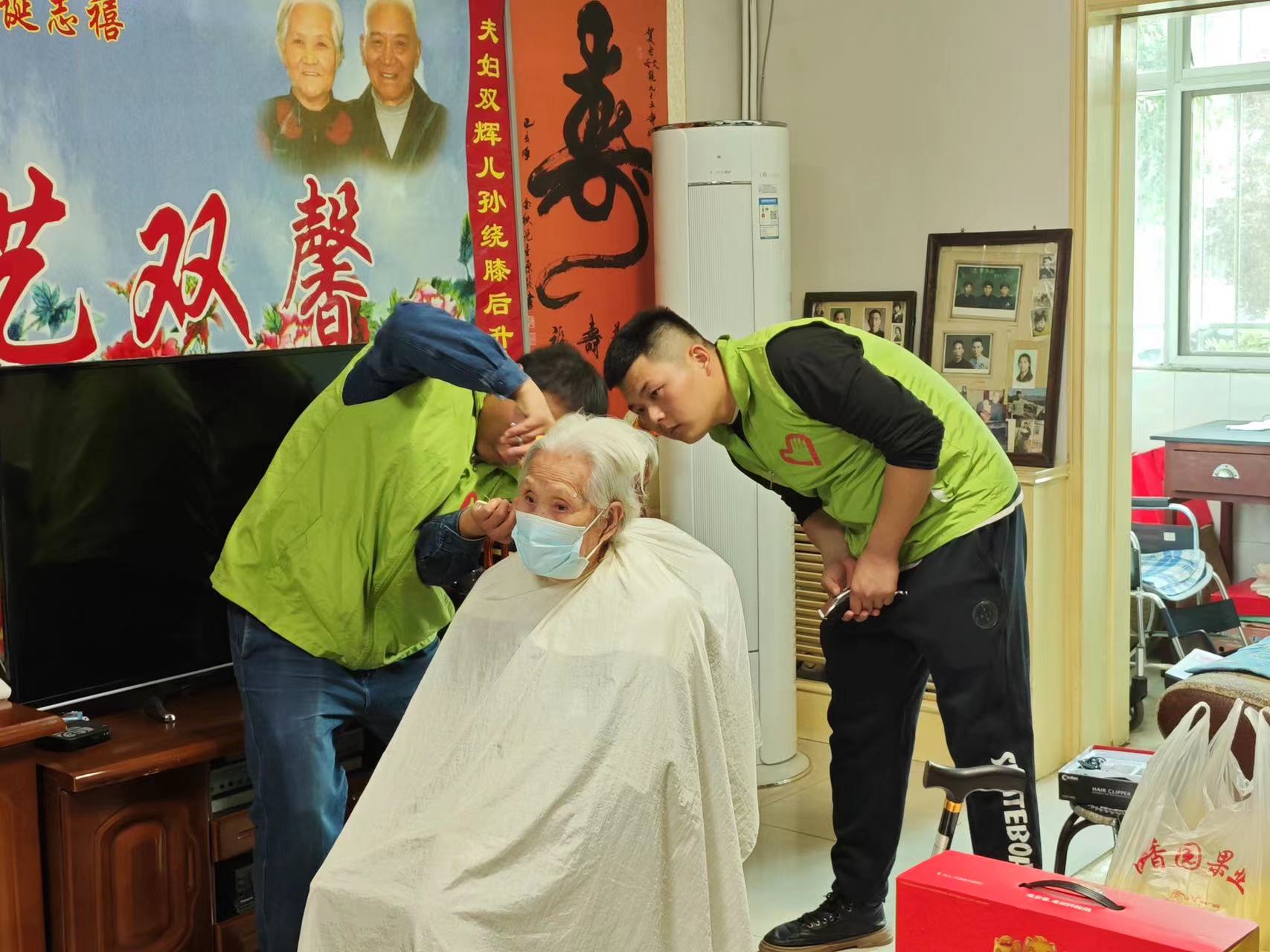 陜鋼集團龍鋼公司儲運中心志愿者服務隊榮獲2023年度陜西省學雷鋒志愿服務“最佳志愿者服務組織” 陜鋼集團龍鋼公司儲運中心志愿者服務隊榮獲2023年度陜西省學雷鋒志愿服務“最佳志愿者服務組織”