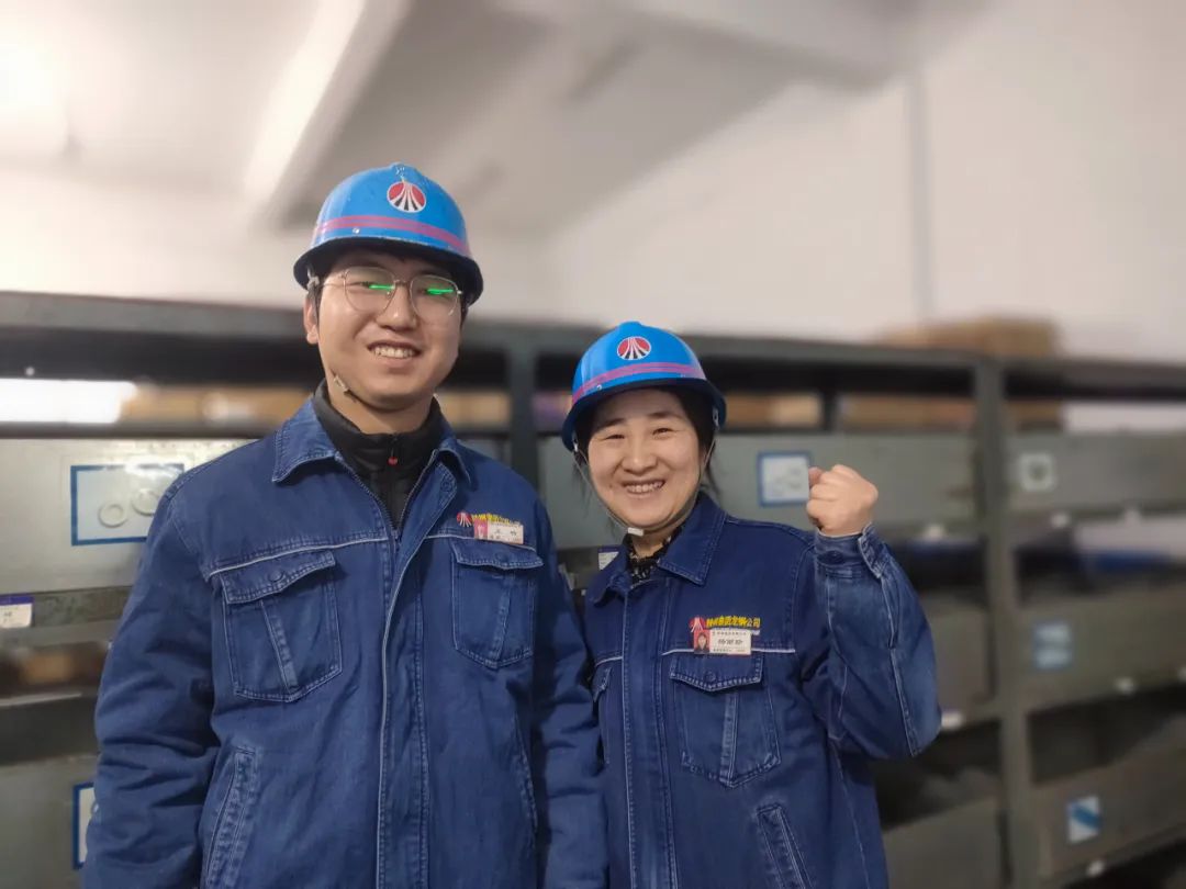 看!兩代人這樣守護(hù)“禹龍藍(lán)” 看!兩代人這樣守護(hù)“禹龍藍(lán)”