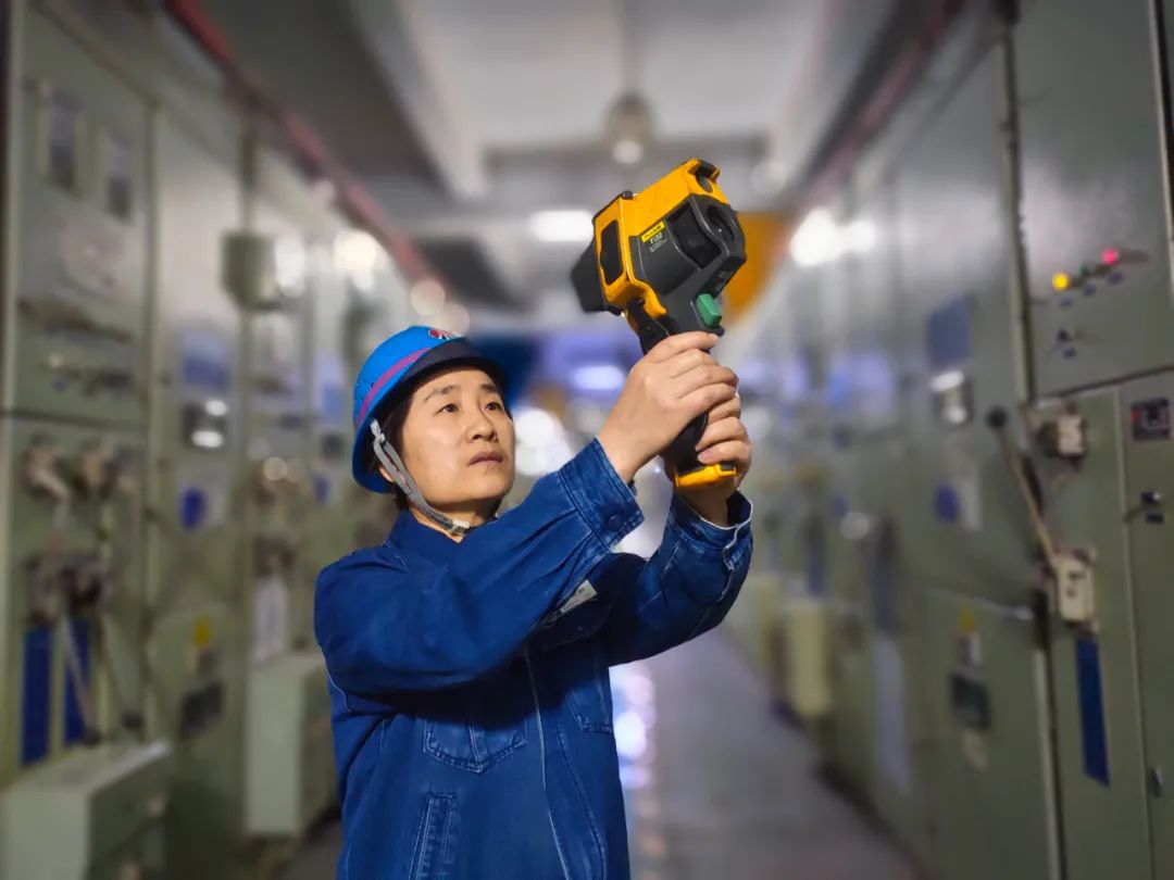 看!兩代人這樣守護(hù)“禹龍藍(lán)” 看!兩代人這樣守護(hù)“禹龍藍(lán)”