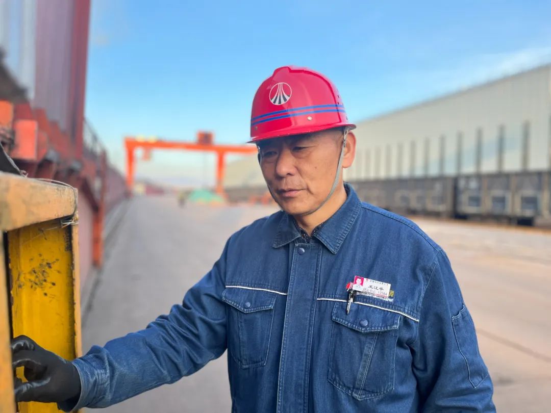 看!兩代人這樣守護(hù)“禹龍藍(lán)” 看!兩代人這樣守護(hù)“禹龍藍(lán)”