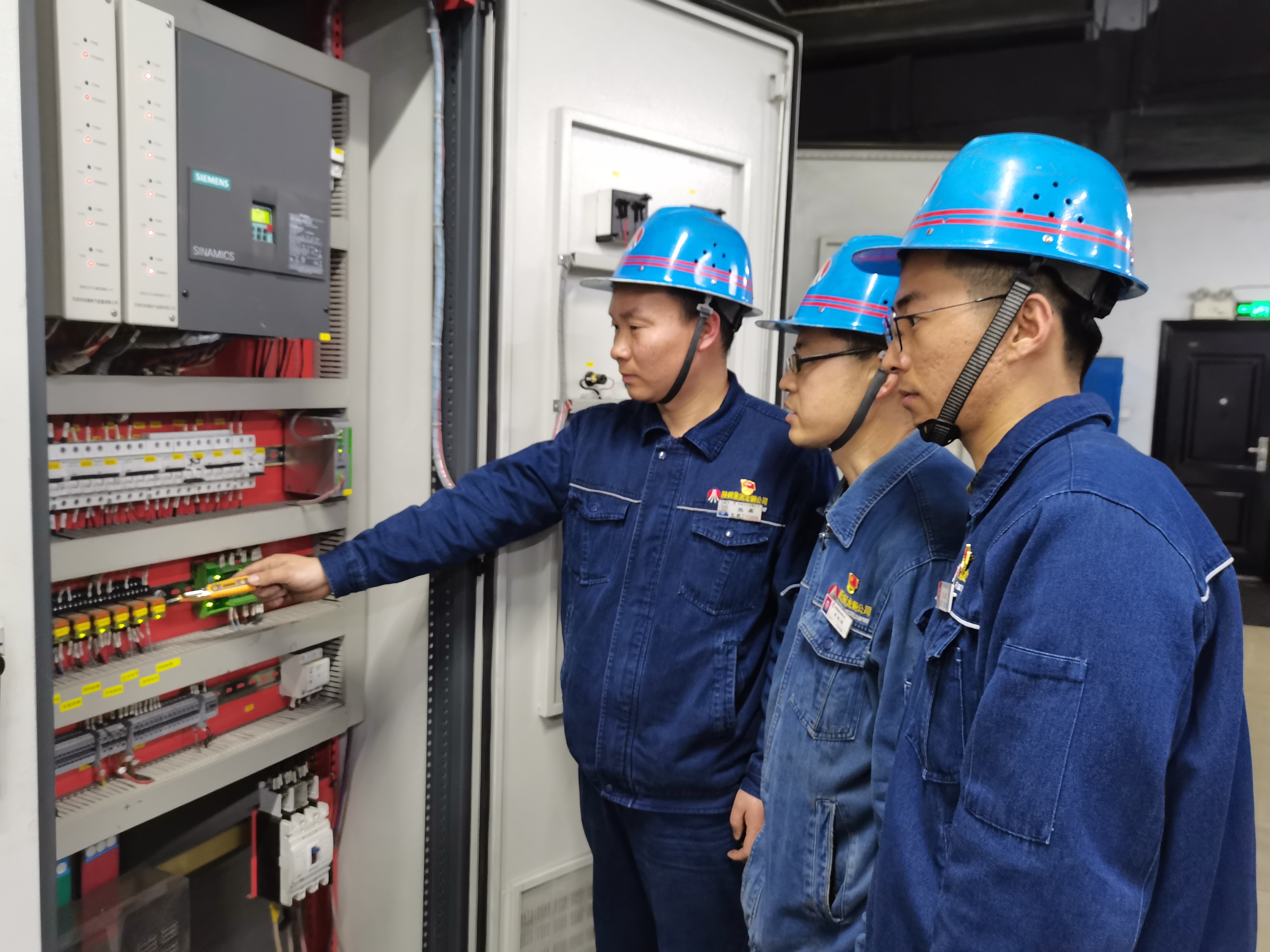 ���Ă�(g��)�ӏ�(qi��ng)���Ƅ�(d��ng)�h�������c���a(ch��n)��(j��ng)�I(y��ng)����ں�