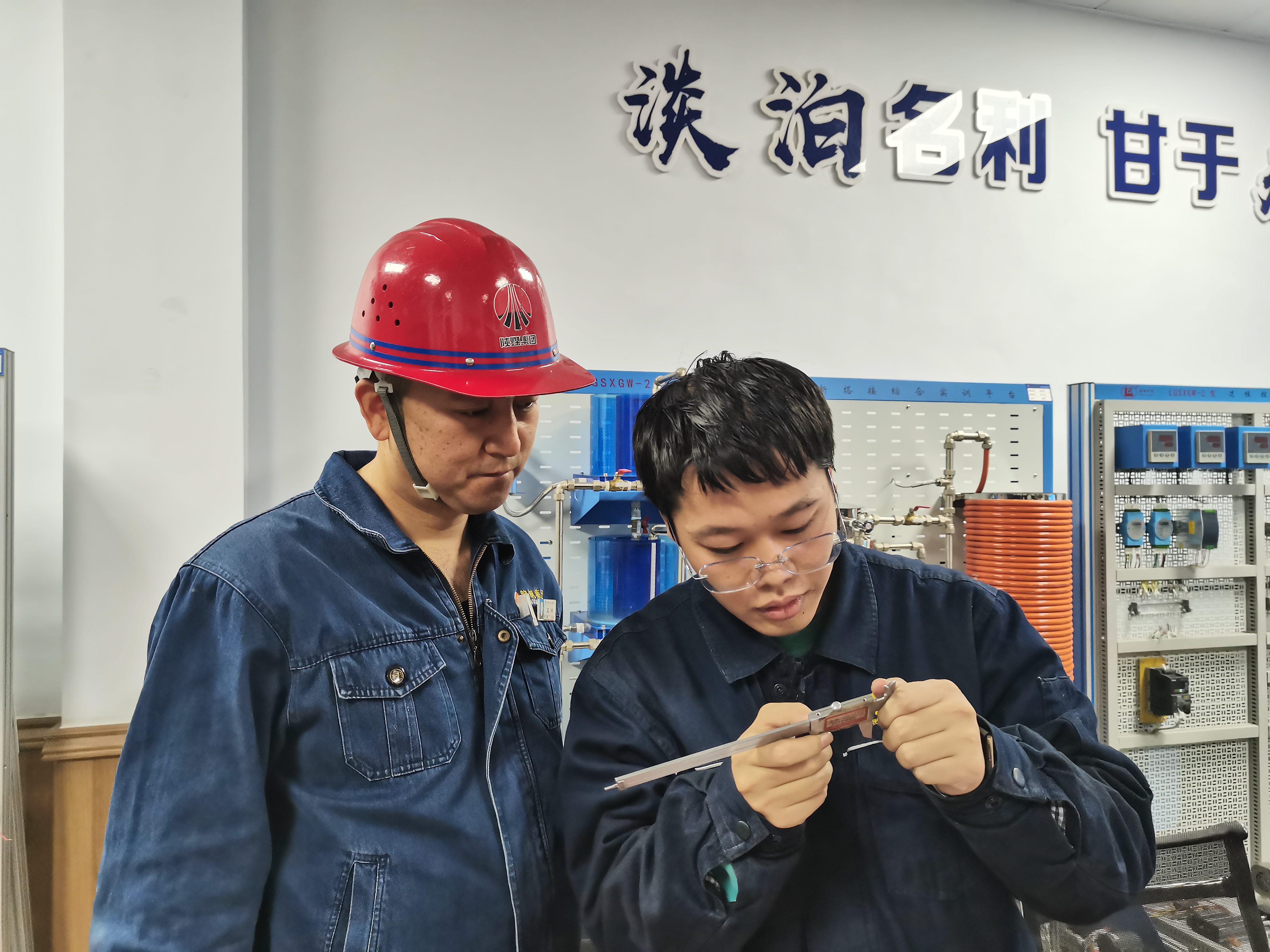 ���Ă�(g��)�ӏ�(qi��ng)���Ƅ�(d��ng)�h�������c���a(ch��n)��(j��ng)�I(y��ng)����ں�