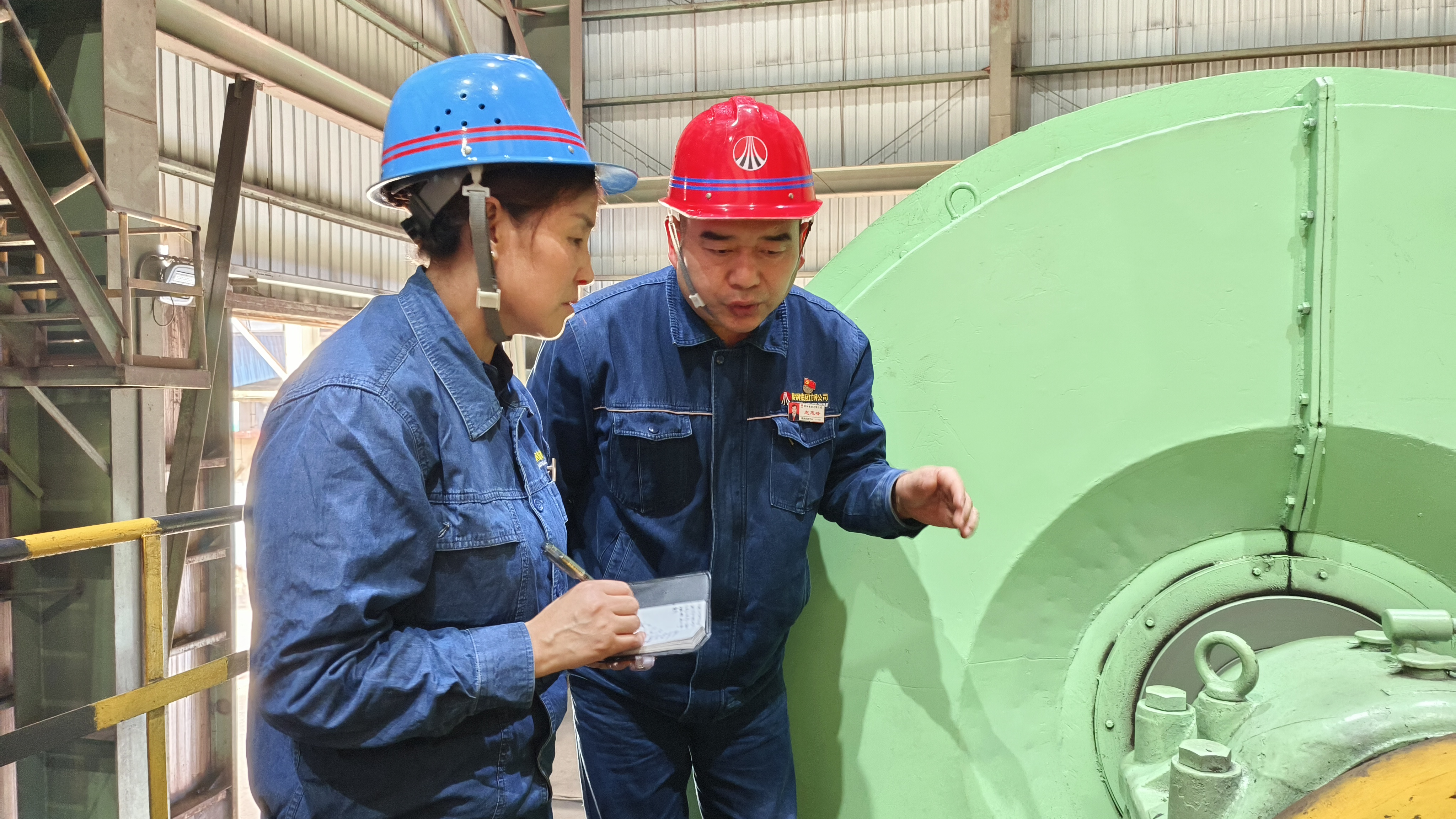 毫厘之間顯匠心 精益檢修保順行 ——龍鋼公司燒結主抽風機檢修側記 毫厘之間顯匠心 精益檢修保順行 ——龍鋼公司燒結主抽風機檢修側記