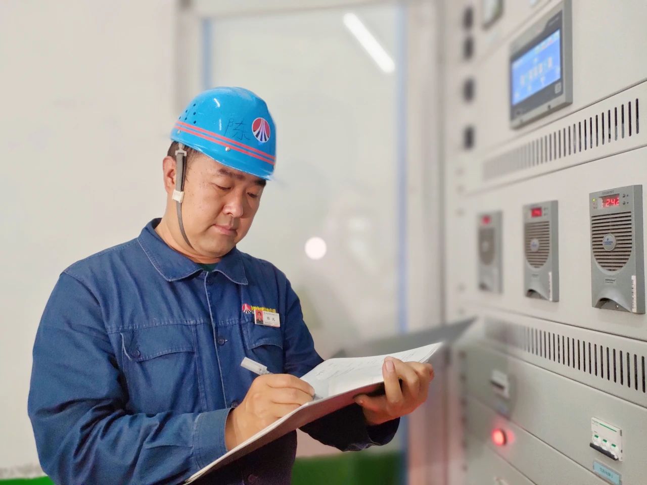 安全守護“不打烊” 堅守崗位顯擔(dān)當(dāng) 安全守護“不打烊” 堅守崗位顯擔(dān)當(dāng)