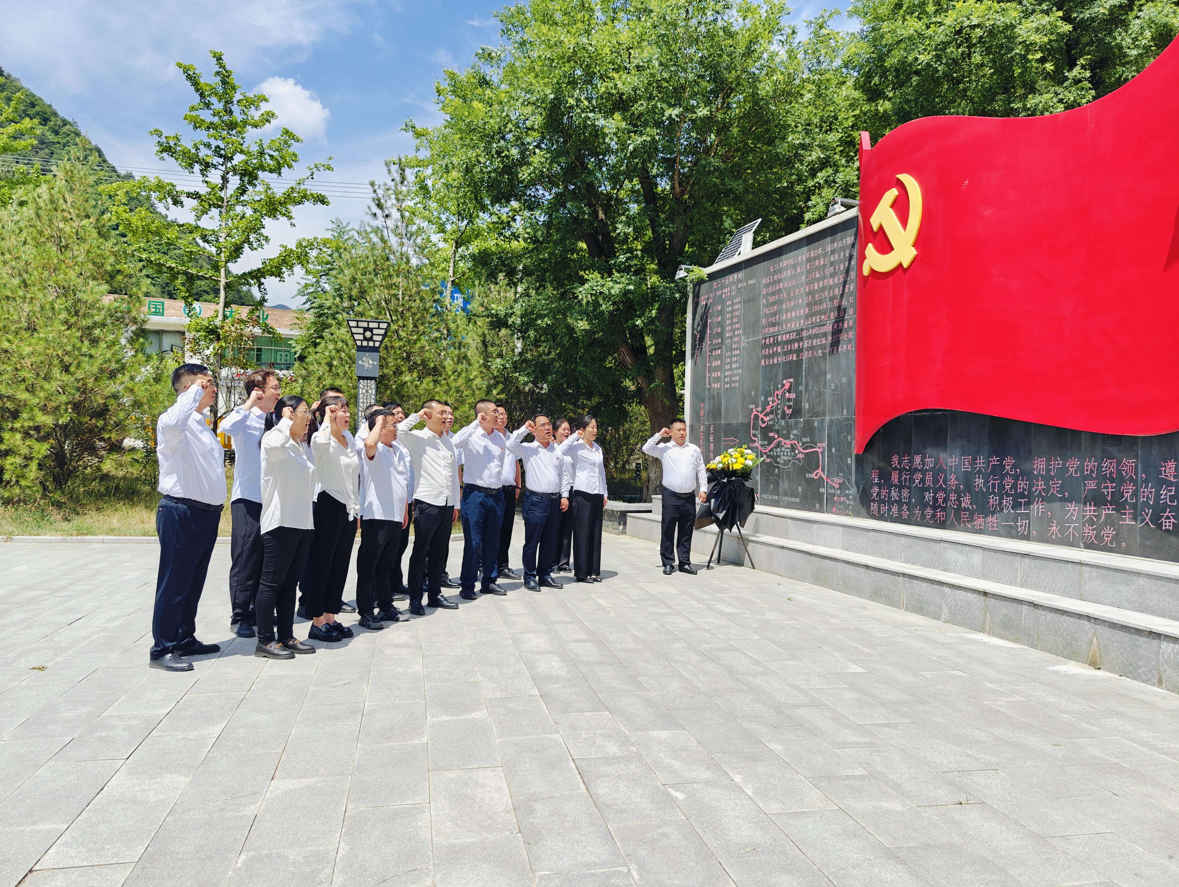 “三強(qiáng)化”推動(dòng)黨建與項(xiàng)目建設(shè)工作深度融合 “三強(qiáng)化”推動(dòng)黨建與項(xiàng)目建設(shè)工作深度融合