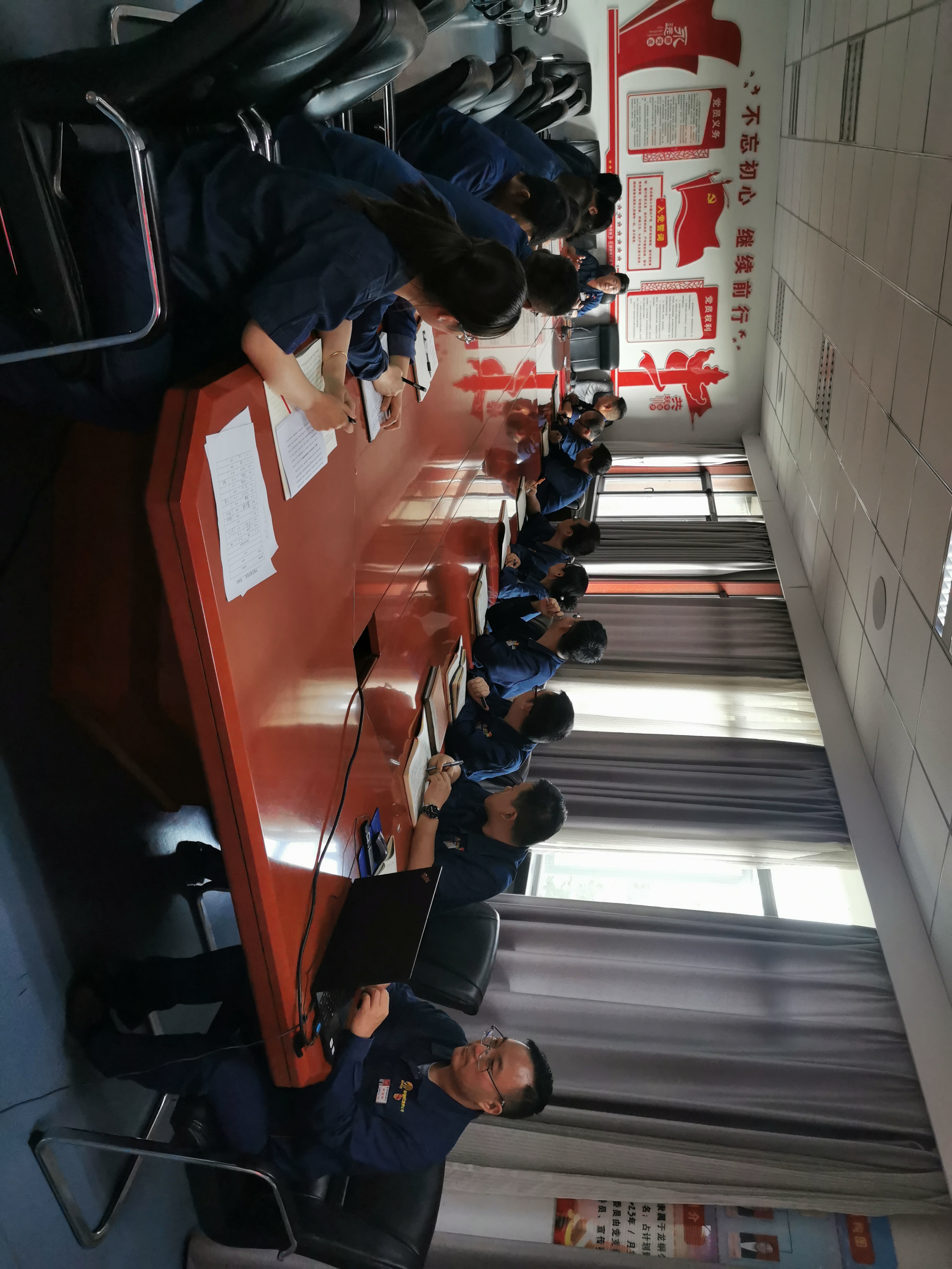 全面提高機關黨建質量 當好“排頭兵” 全面提高機關黨建質量 當好“排頭兵”