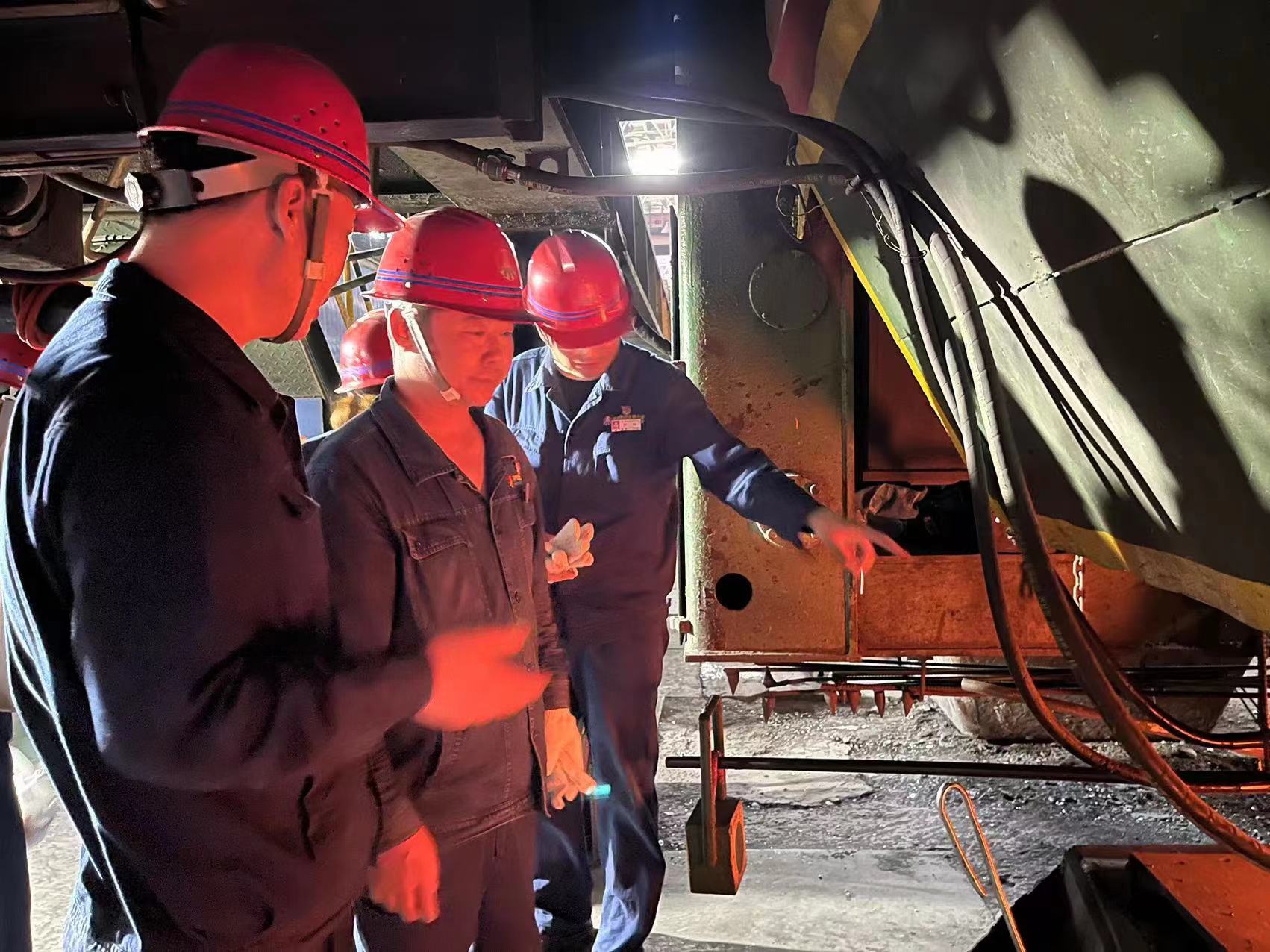 全面提高機關黨建質量 當好“排頭兵” 全面提高機關黨建質量 當好“排頭兵”