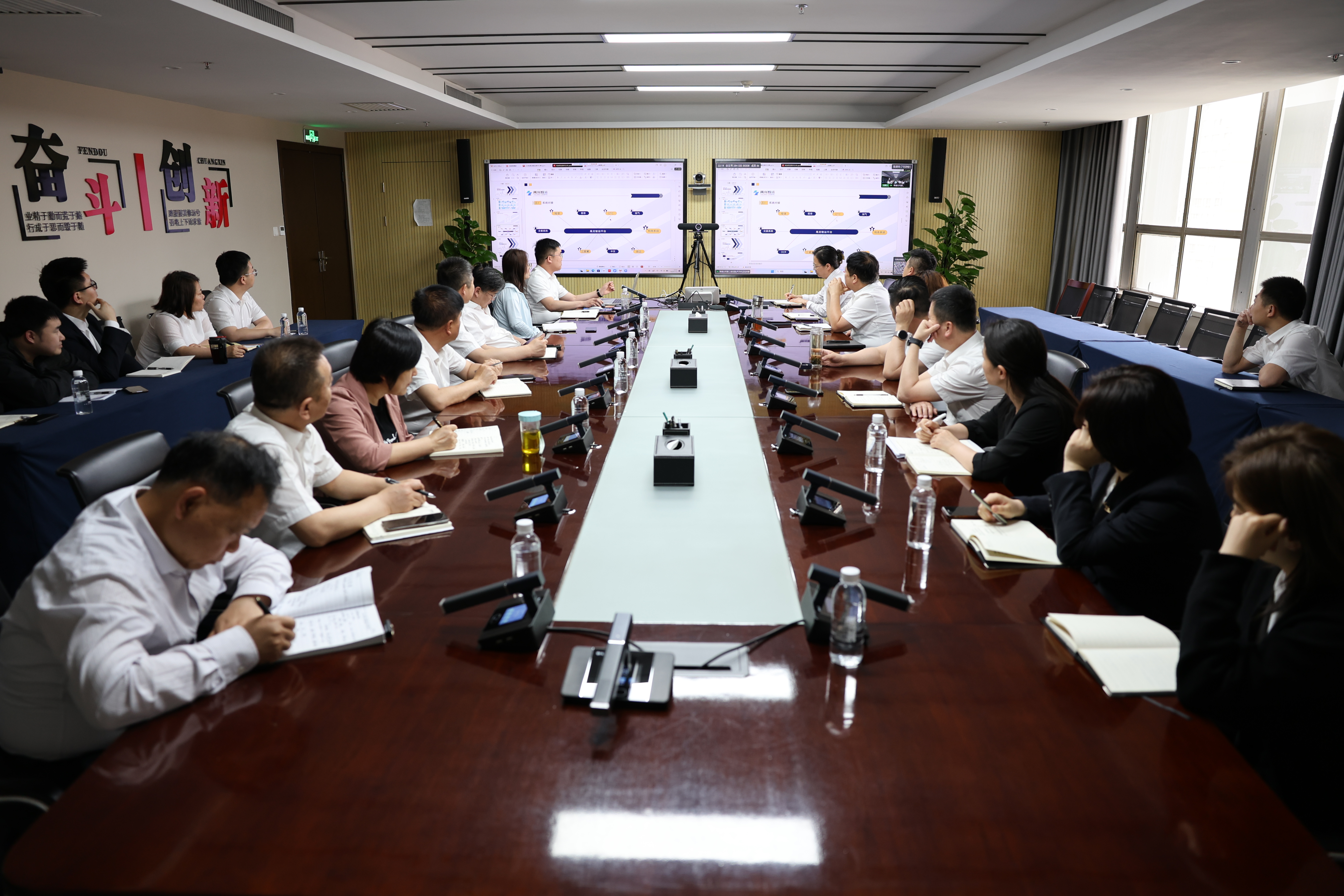 堅持系統觀念 激活人才隊伍建設“一池春水” 堅持系統觀念 激活人才隊伍建設“一池春水”