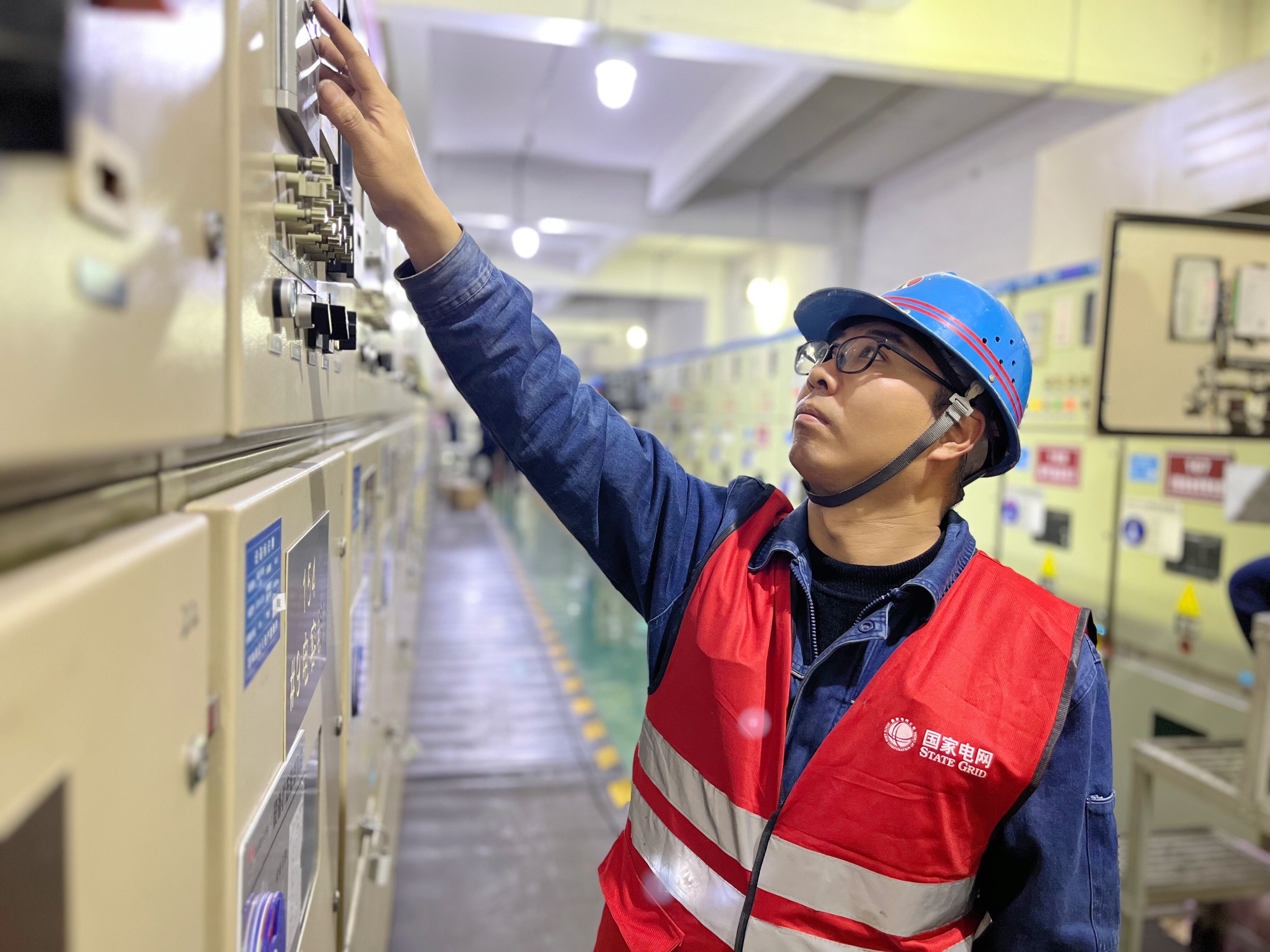 逆勢(shì)攻堅(jiān) 書寫能源保供實(shí)干答卷 逆勢(shì)攻堅(jiān) 書寫能源保供實(shí)干答卷