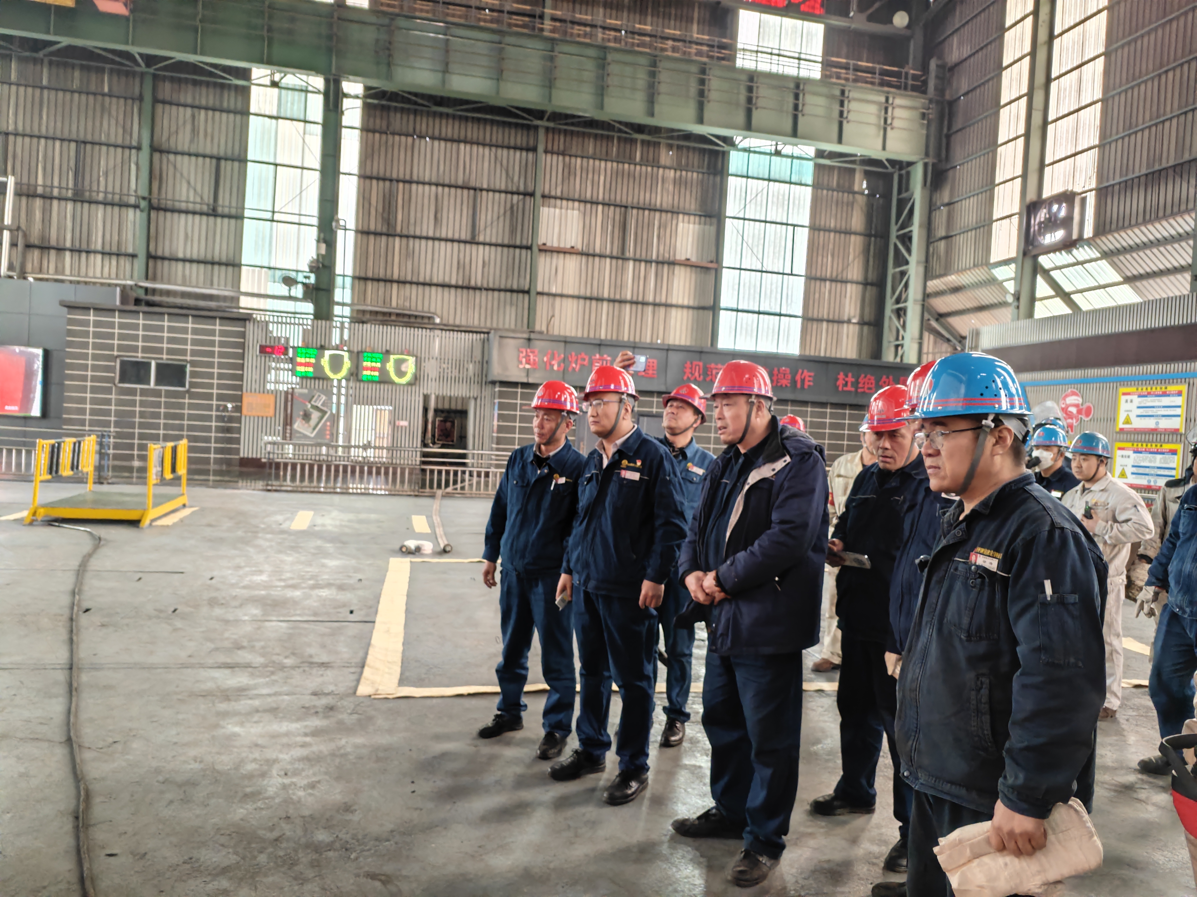 全力沖刺!龍鋼公司亮出鐵前首季“成績單” 全力沖刺!龍鋼公司亮出鐵前首季“成績單”